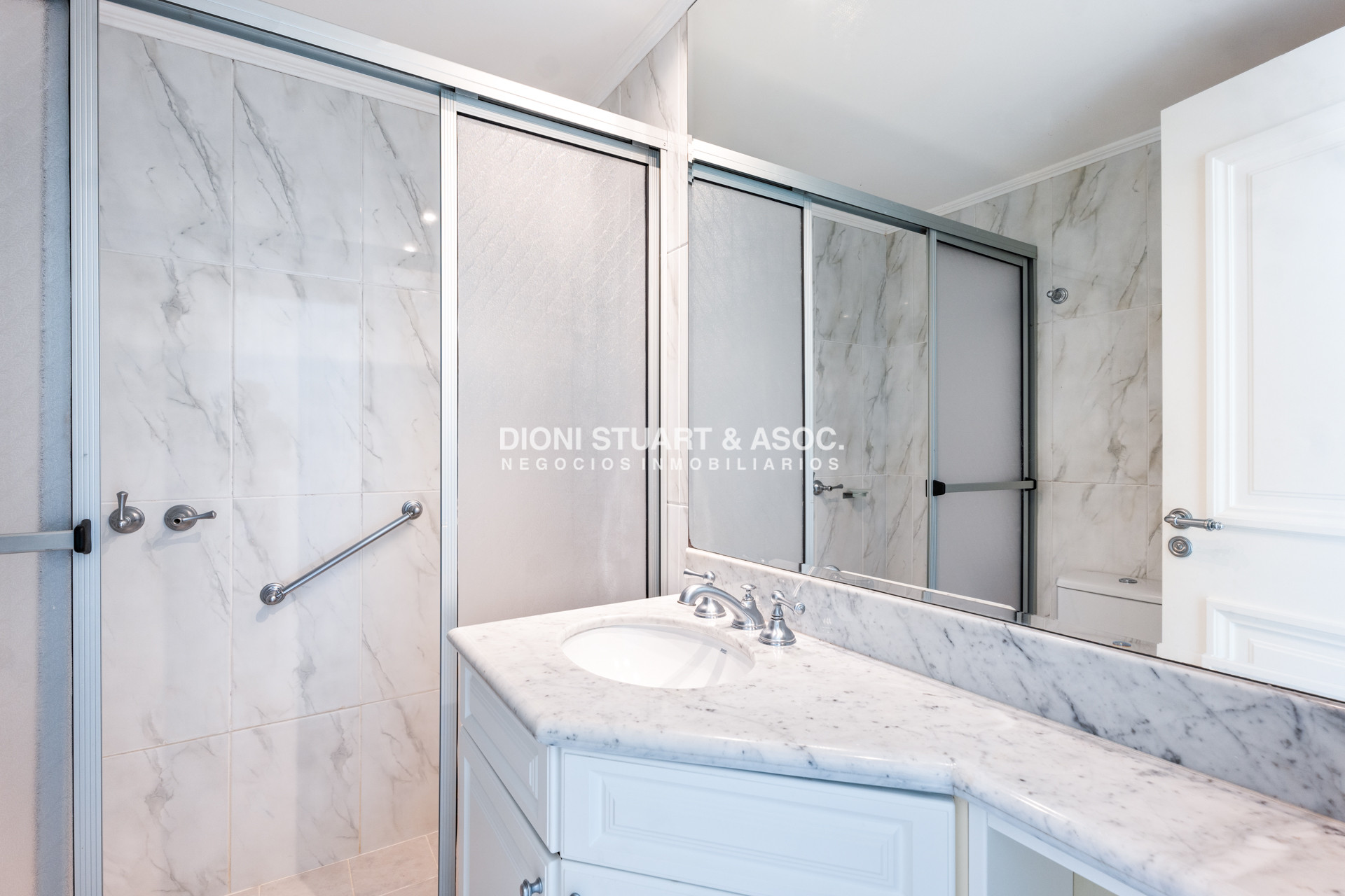 Apartamento ID.800 - MILLENIUM TOWER EN ALQUILER DE TEMPORADA - 3 DORMITORIOS EN SUITE + DEP. - LA MEJOR VISTA
