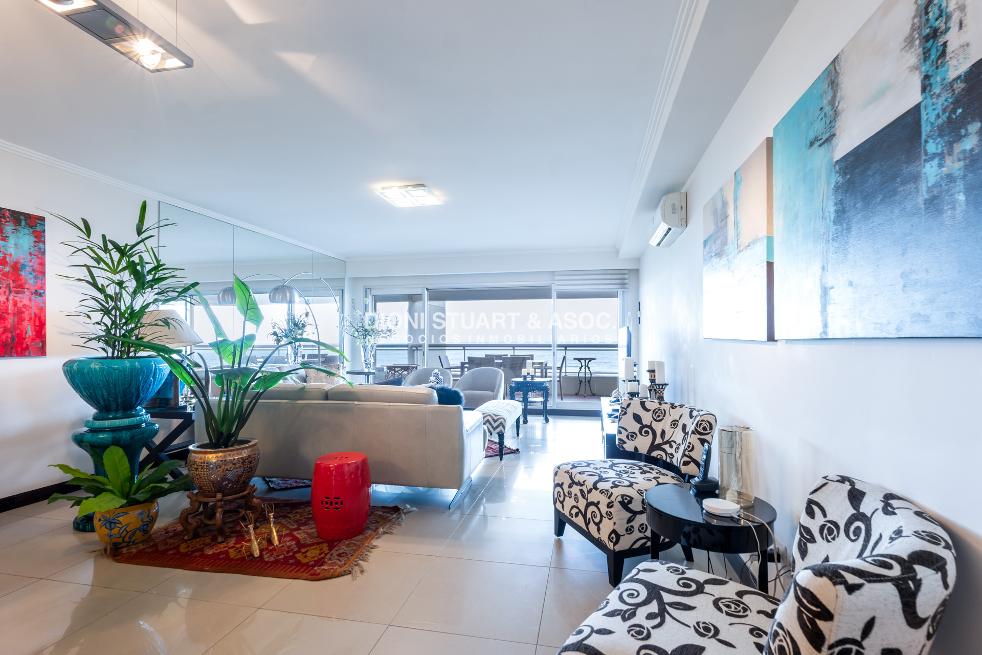 Apartamento ID.939 - TORRE LOBOS DEPARTAMENTO CENTRAL EN VENTA DE 3 DORMITORIOS EN SUITE + DEP. SERV. - PRIMERA LINEA PLAYA BRAVA
