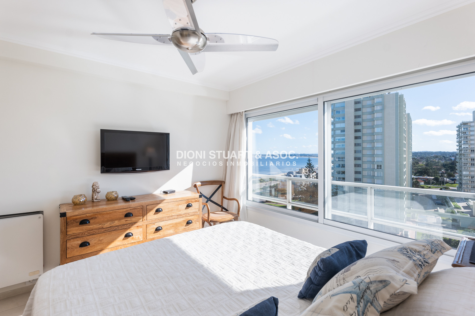 Apartamento ID.689 - TORRE WASHINGTON ESQUINERO 3 DORM RECICLADO