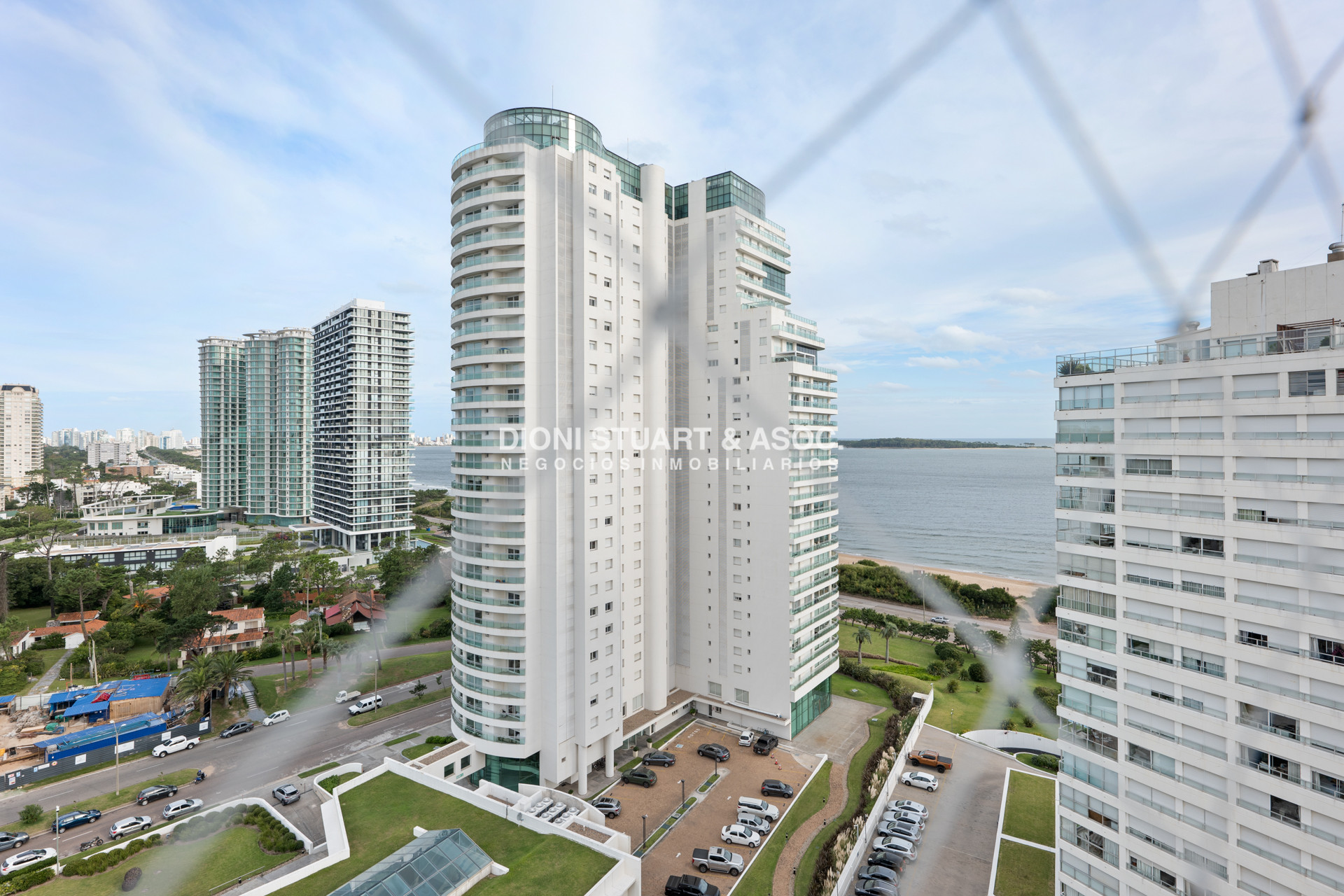 Apartamento ID.395 - Alquiler Por Invierno - 2 Dorm + Dependencia - Complejo Lincoln Center - Todos los Amenities