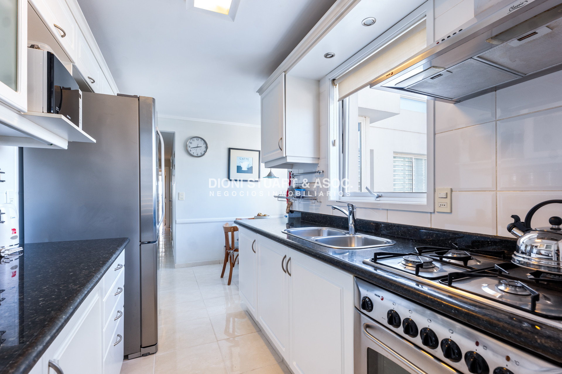 Apartamento ID.949 - DEPARTAMENTO ESQUINERO EN VENTA EN MILLENIUM TOWER PLAYA MANSA - 3 DORMITORIOS EN SUITE + DEPENDENCIA