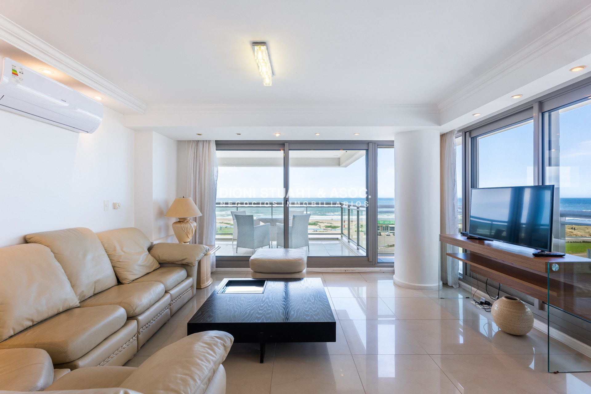 Apartamento ID.770 - IMPERIALE I DEPARTAMENTO EN VENTA - 3 DORMITORIOS EN SUITE + DEP. - ESQUINERO A PUNTA DEL ESTE