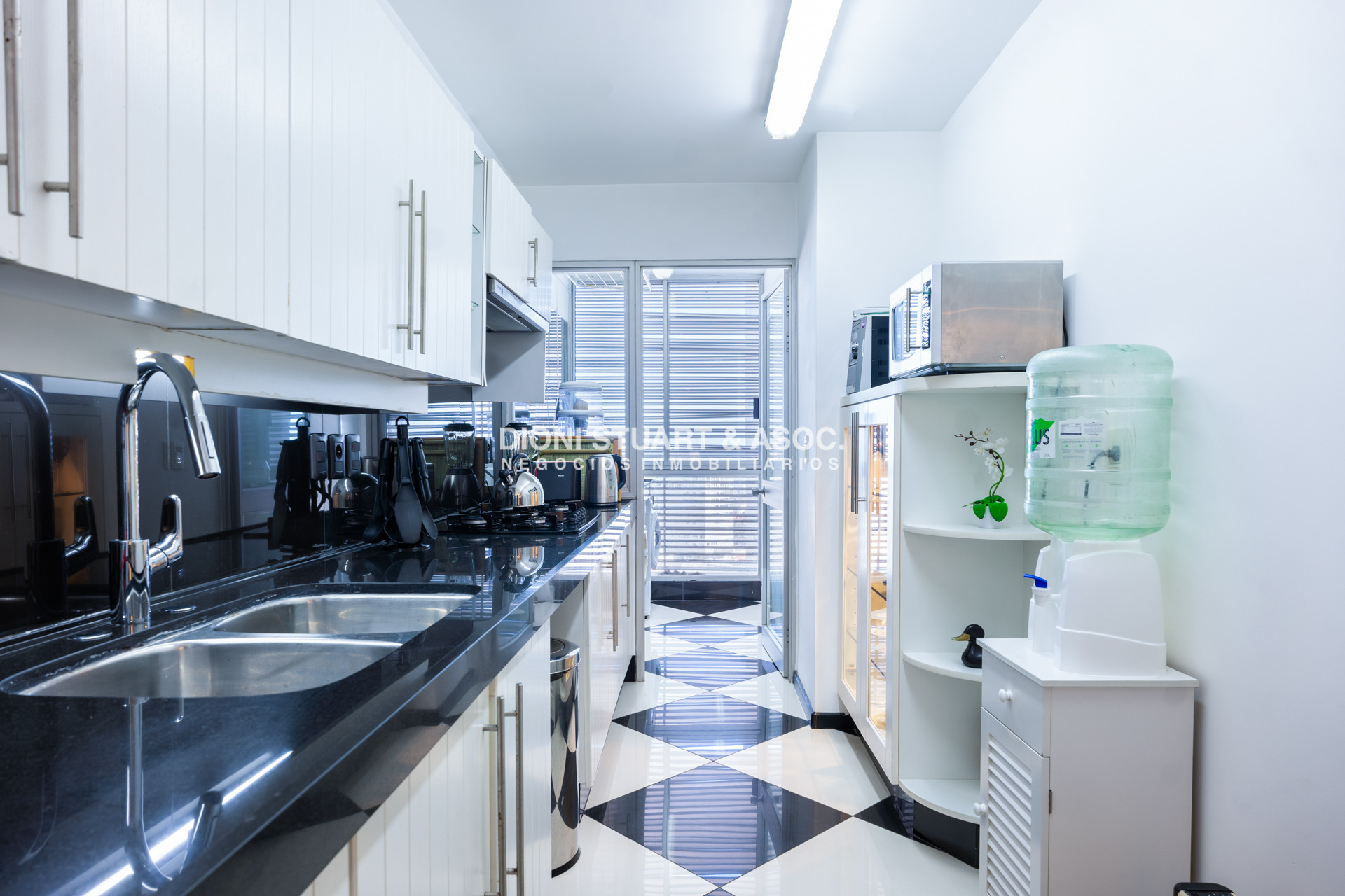 Apartamento ID.850 - Edificio El Torreon - 3 Dorm y Dep. - Apartamento Primera Linea Mansa