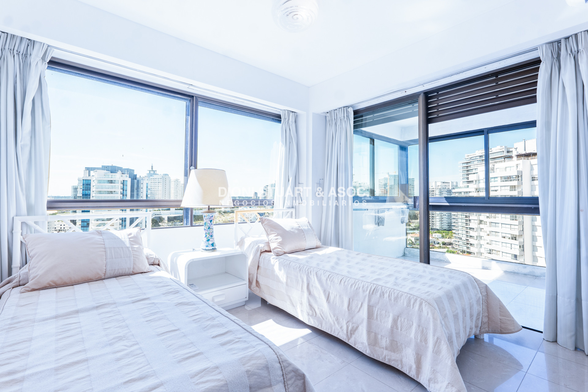 Apartamento ID.1098 - VENTA APARTAMENTO 3 DORMITORIOS RECICLADO PARQUEMAR CENTER PLAYA BRAVA 