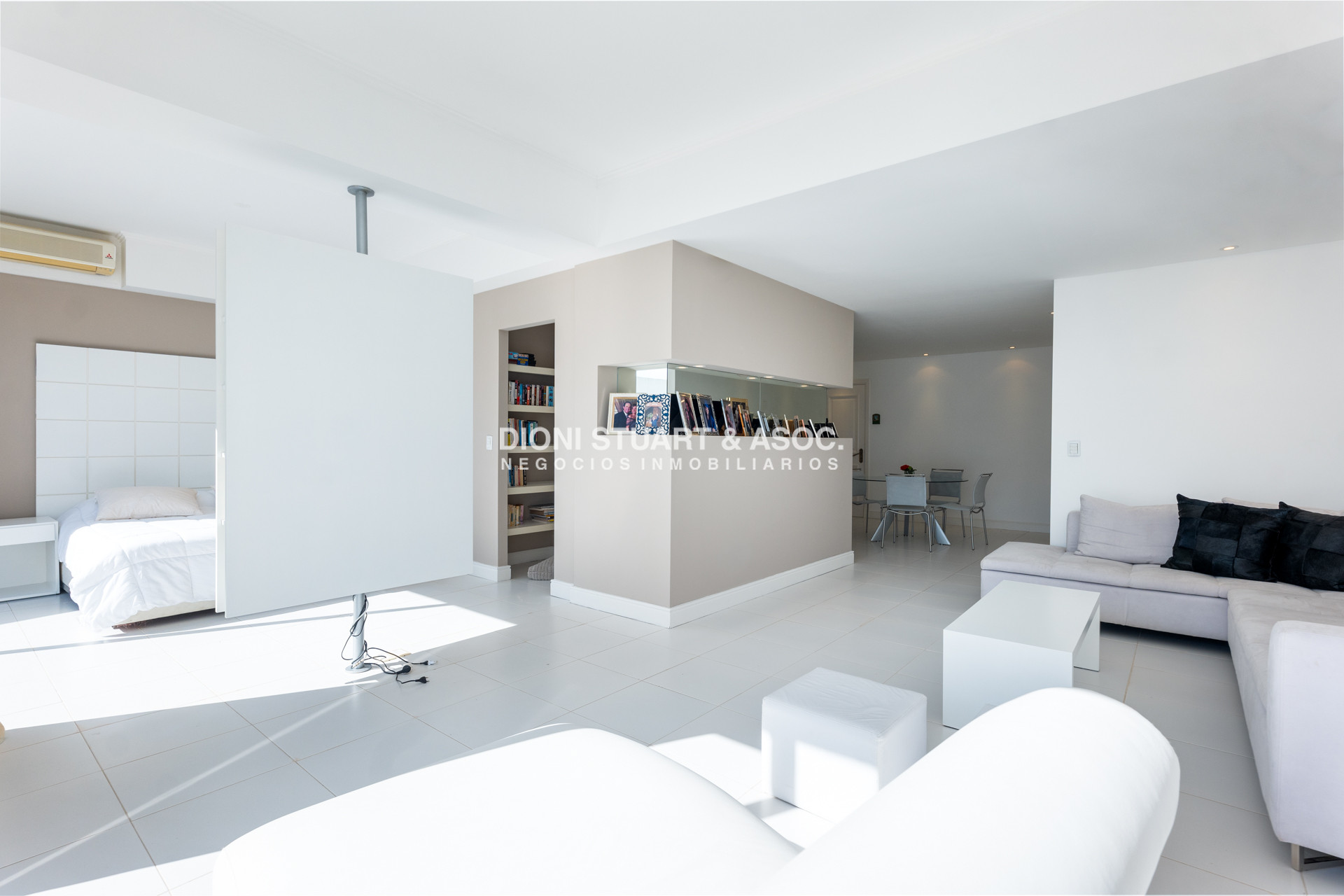 Apartamento ID.757 - PENT HOUSE EN VENTA PRIMERA LINEA BRAVA - EDIF. AGUAS AZULES - 5 DORM EN SUITE