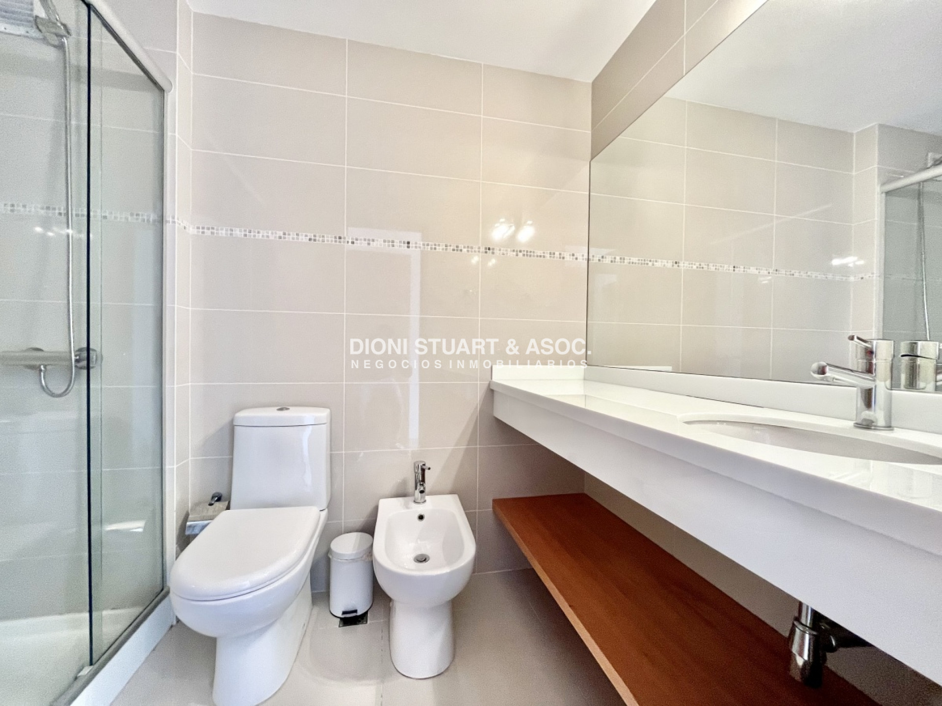 Apartamento ID.417 - DEPARTAMENTO EN PLAYA MANSA EN VENTA - SUNRISE - 3 DORM EN SUITE + DEP.