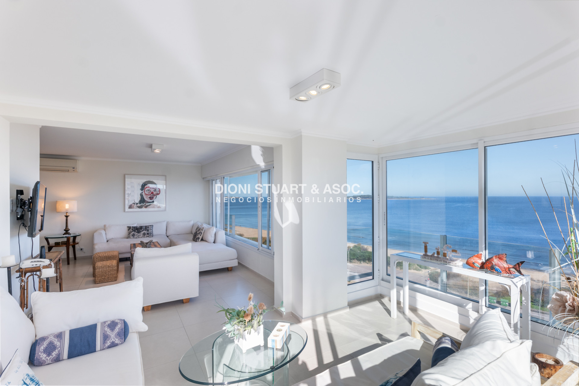 Apartamento ID.689 - TORRE WASHINGTON ESQUINERO 3 DORM RECICLADO