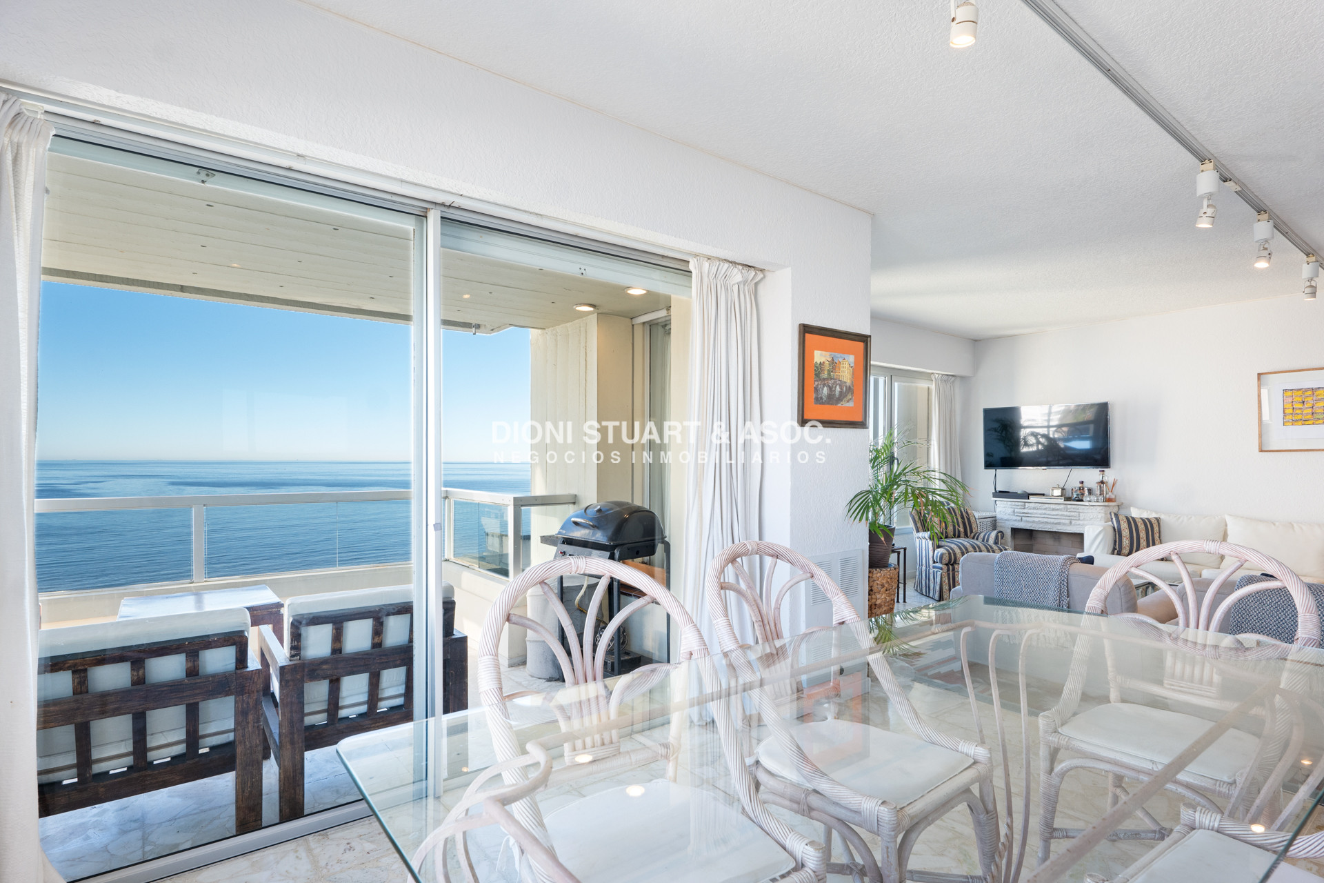 Apartamento ID.687 - Alquiler de Temporada - Edificio Fragata - Frente al Mar - 3 Dormitorios - Todos los Amenities