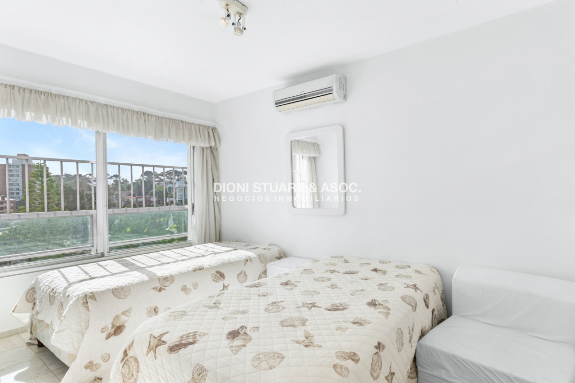 Apartamento ID.501 - APARTAMENTO EN VENTA FRENTE AL MAR 3 DORMITORIOS + DEPENDENCIA COMPLEJO LINCOLN CENTER TORRE JEFFERSON PLAYA MANSA