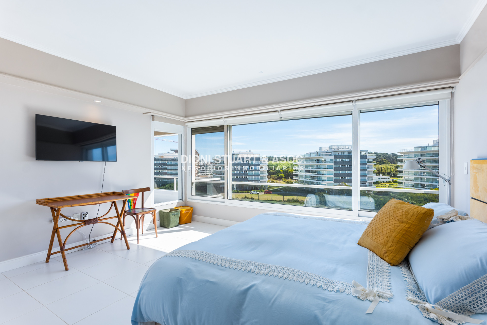 Apartamento ID.757 - PENT HOUSE EN VENTA PRIMERA LINEA BRAVA - EDIF. AGUAS AZULES - 5 DORM EN SUITE