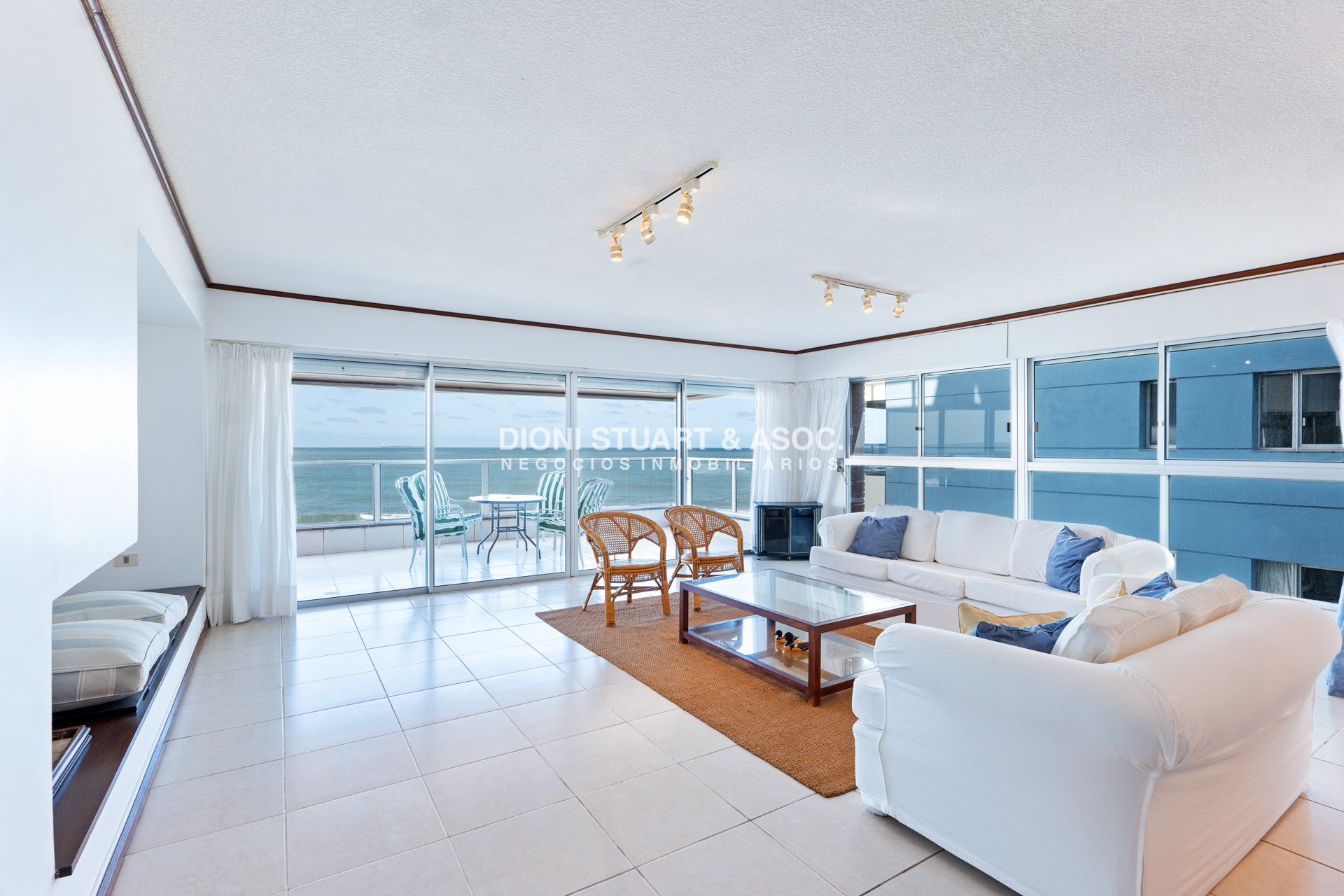 Apartamento ID.748 - Edificio Carmel - Apartamento de 3 Dorm y Dependencia - Punta del Este