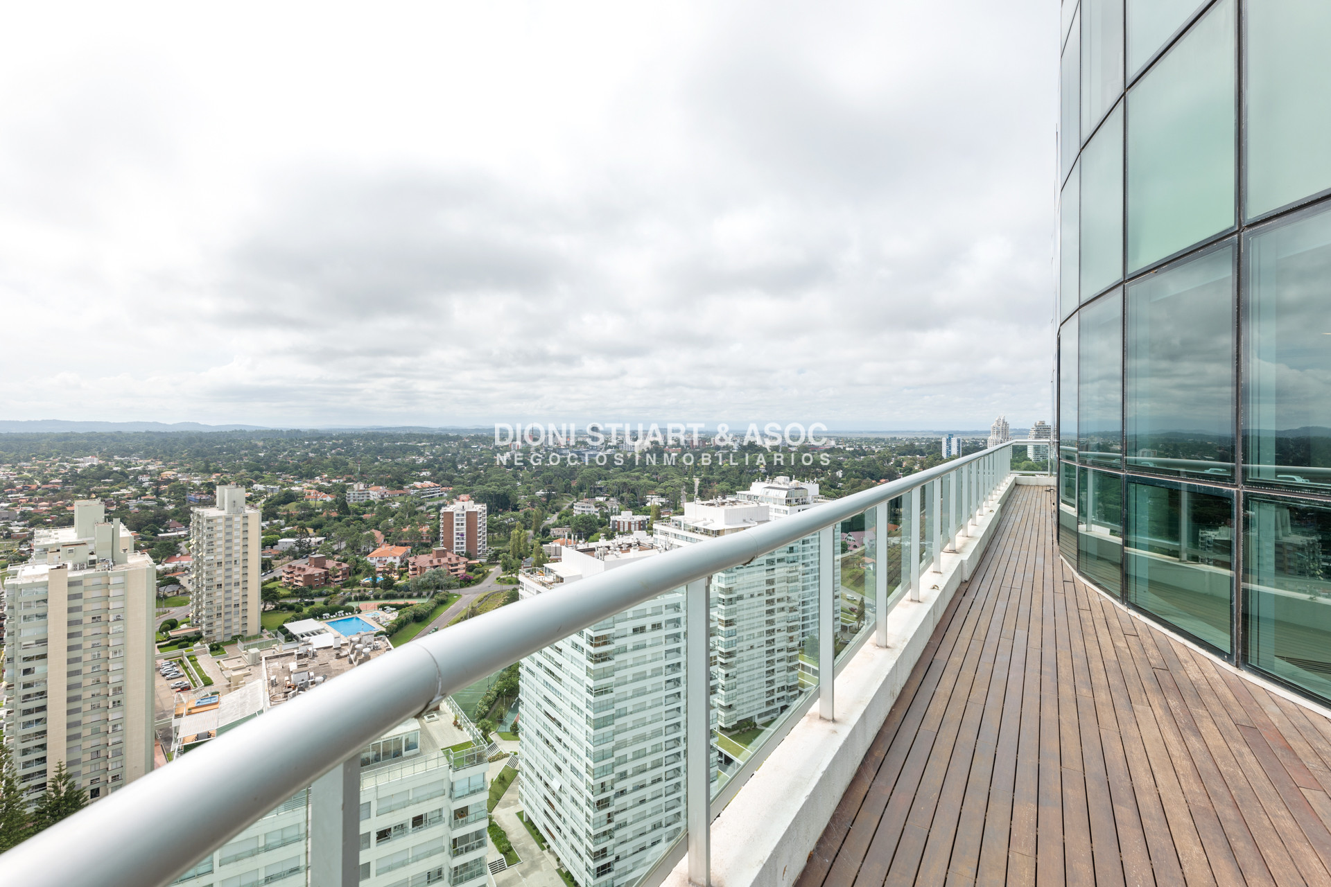Apartamento ID.223 - TORRE AQUARELA - PENT HOUSE TRIPLEX - ESQUINA PUNTA BALLENA