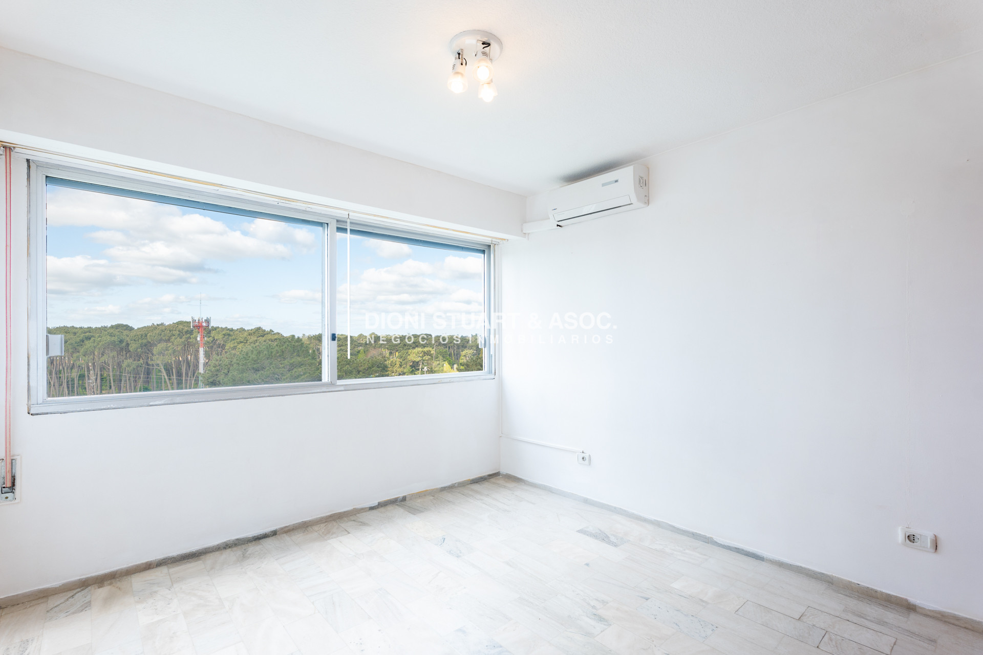 Apartamento ID.778 - Apartamento en Venta en Oportunidad - Roosevelt Center - 3 Dormitorios - Reciclado