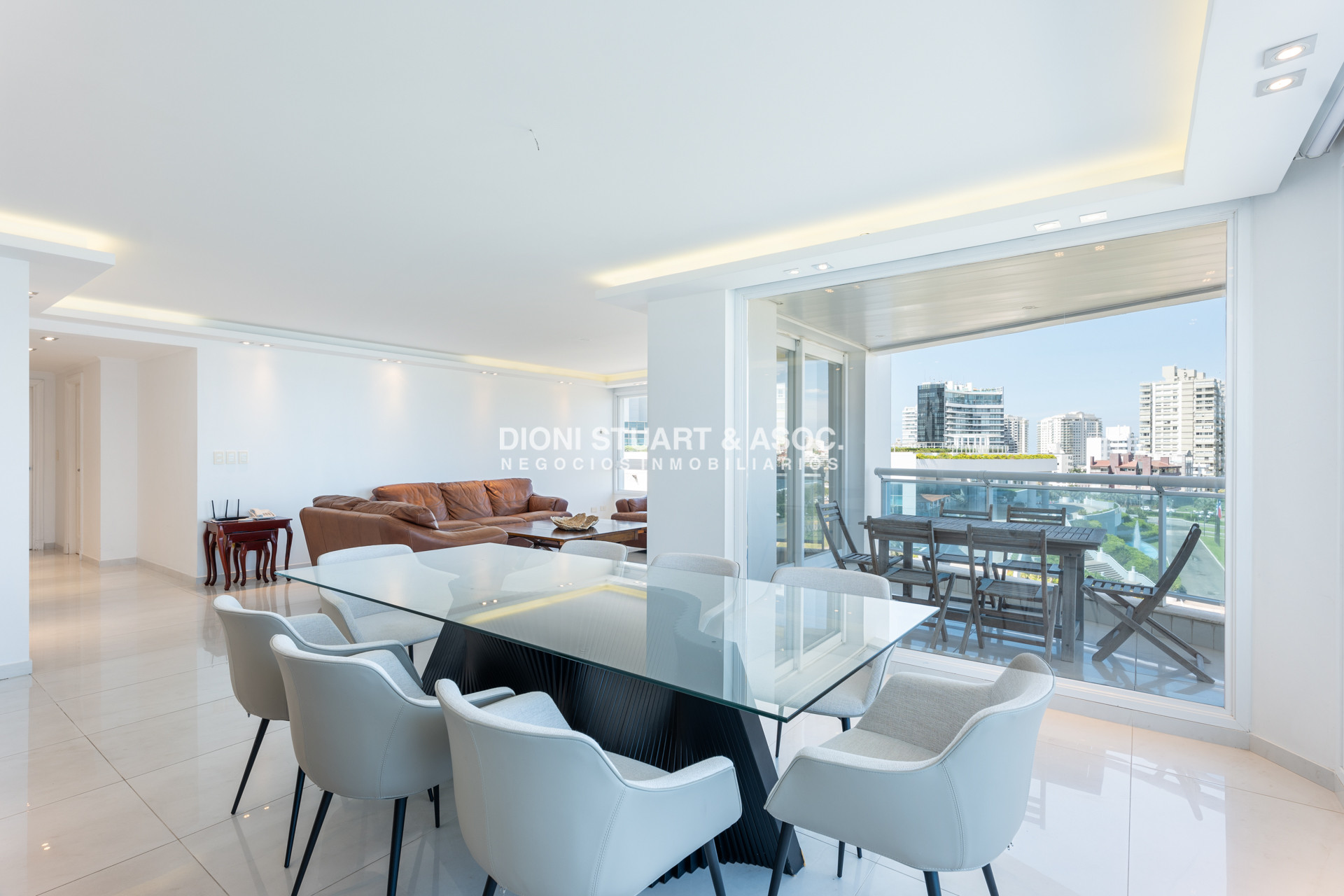 Apartamento ID.631 - MILLENIUM TOWER ESQUINERO EN VENTA - 3 DORM EN SUITE + DEP. 