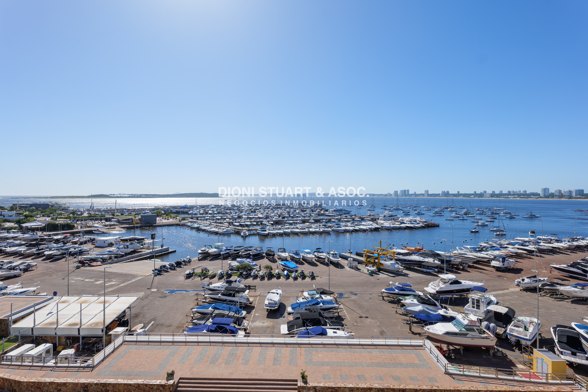 Apartamento ID.635 - Portofino - Increíble Vista Al Puerto - 3 Dorm en Suite + Dep.