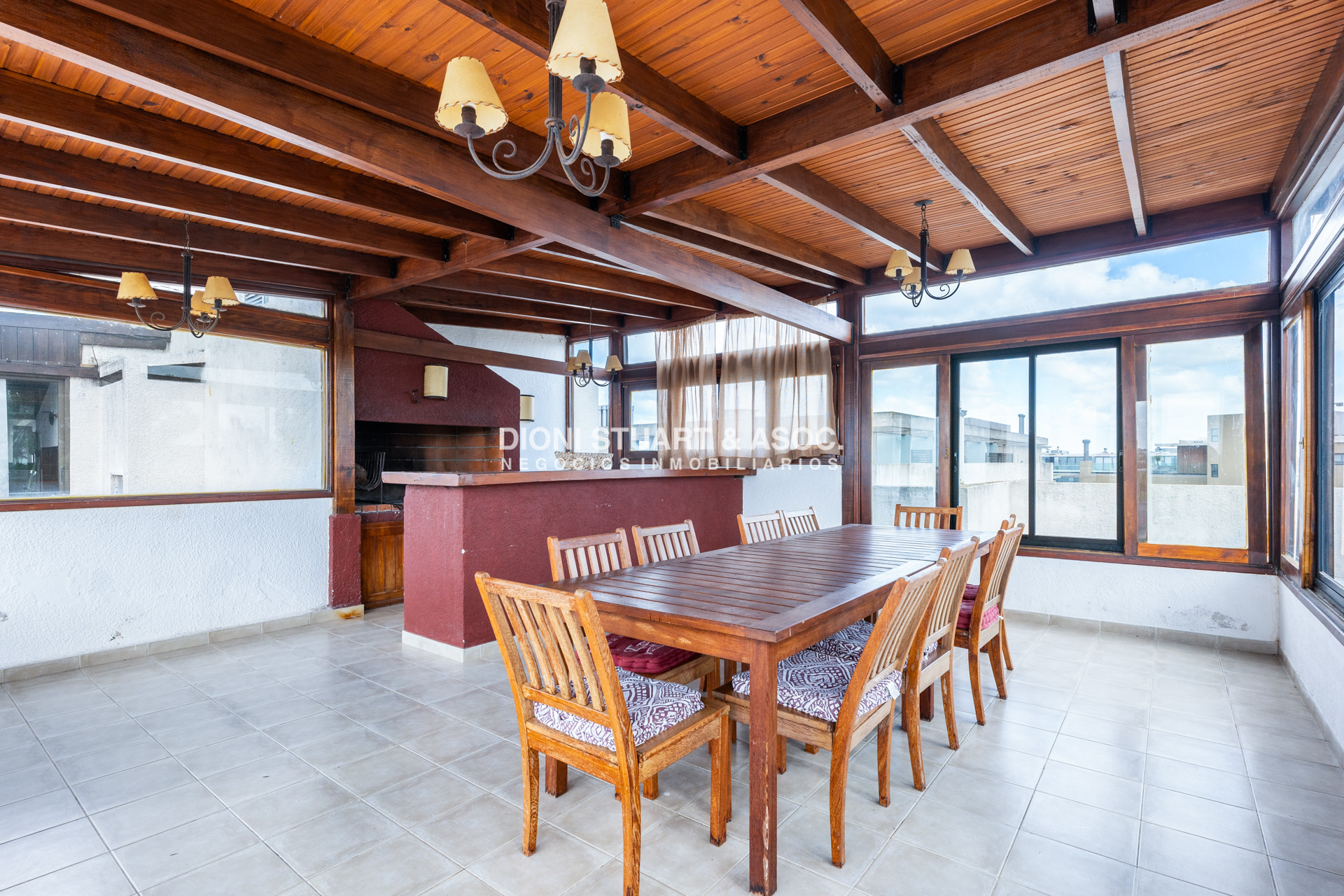Apartamento ID.391 - DEPARTAMENTO PENT HOUSE DUPLEX EN PLAYA MANSA EN VENTA - 3 DORMITORIOS - CON ESTUFA Y BARBACOA