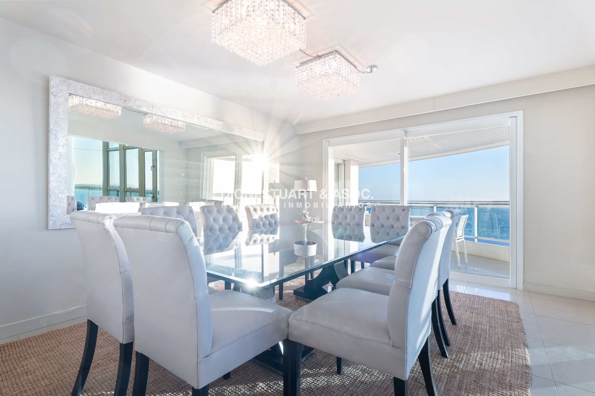 Apartamento ID.910 - DEPARTAMENTO DUPLEX EN AQUARELA - PLAYA MANSA - 4 DORM EN SUITE + DEPENDENCIA
