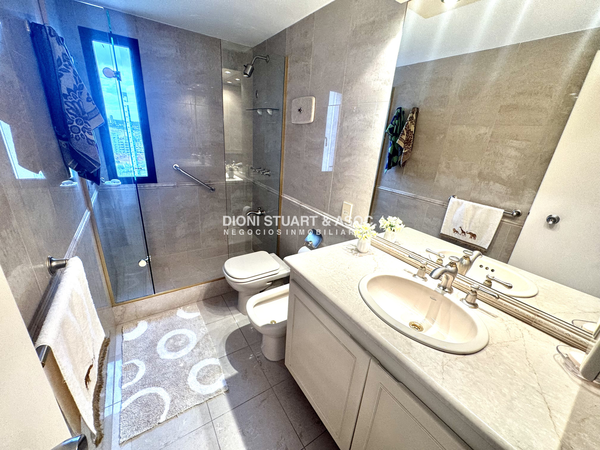 Apartamento ID.1098 - ALQUILER DE TEMPORADA 3 DORMITORIOS PLAYA BRAVA PARQUEMAR CENTER