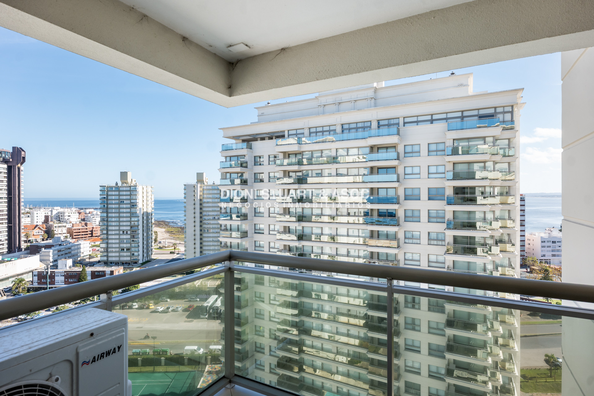 Apartamento ID.983 - IMPERIALE I EN VENTA - APARTAMENTO ESQUINERO - 3 DORM EN SUITE + DEP.