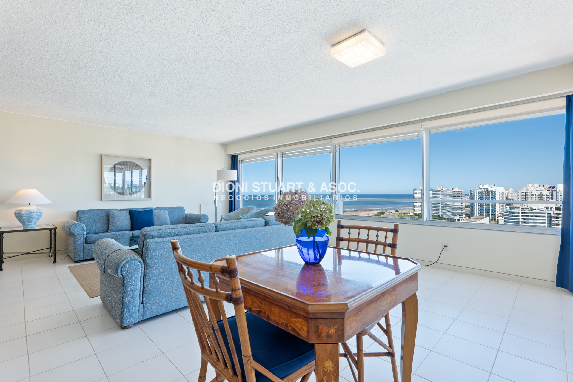 Apartamento ID.634 - Tiburon 2 - Piso Alto Lateral - 3 Dorm + Dep.