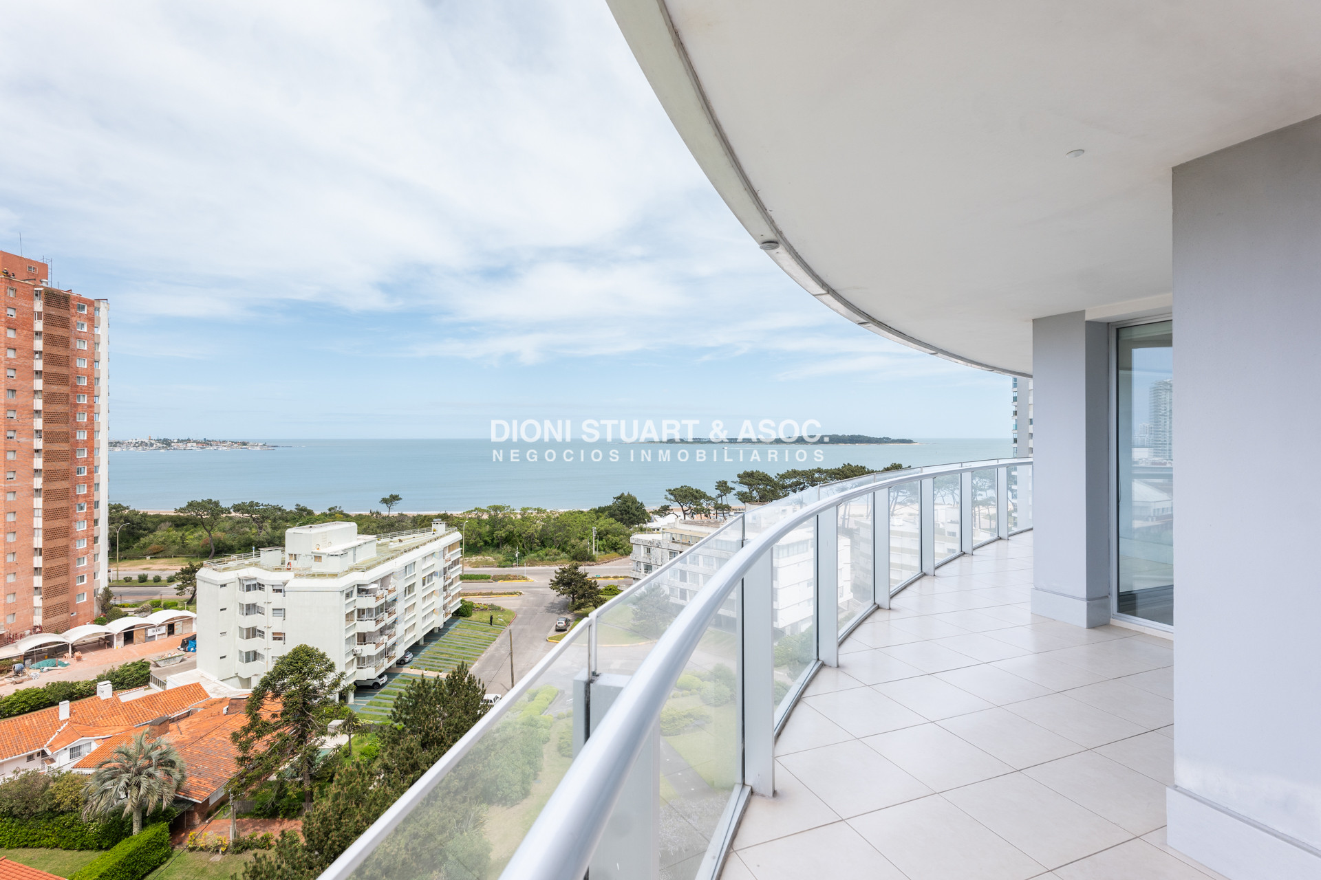 Apartamento ID.790 - Apartamento en Venta - 3 Dormitorios en Suite - Sea & Forest - Playa Mansa