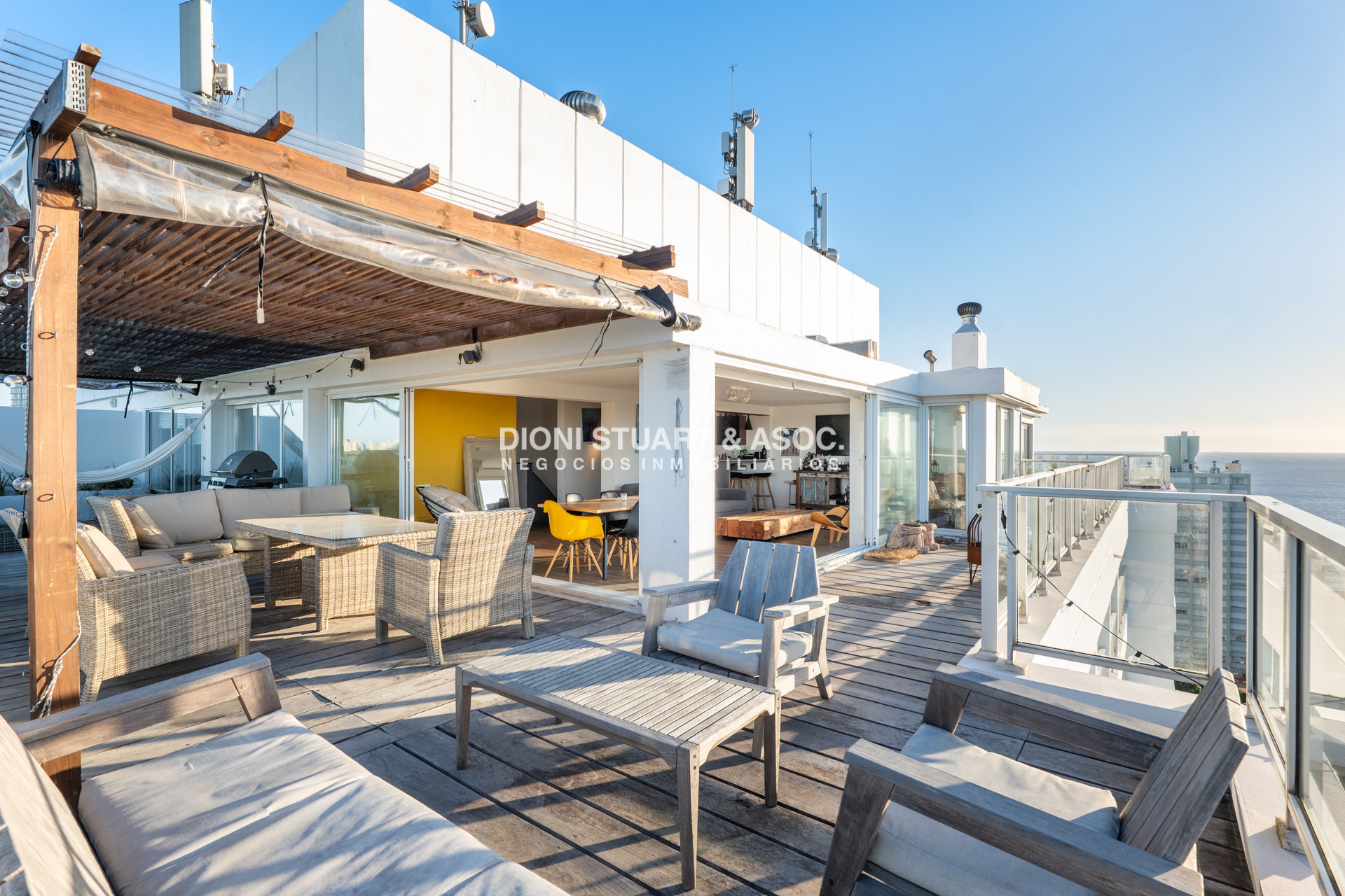 Apartamento ID.922 - PENT HOUSE DUPLEX EN LA MANSA - 4 DORM Y DEP - COMPLEJO LINCOLN CENTER - TORRE WILSON
