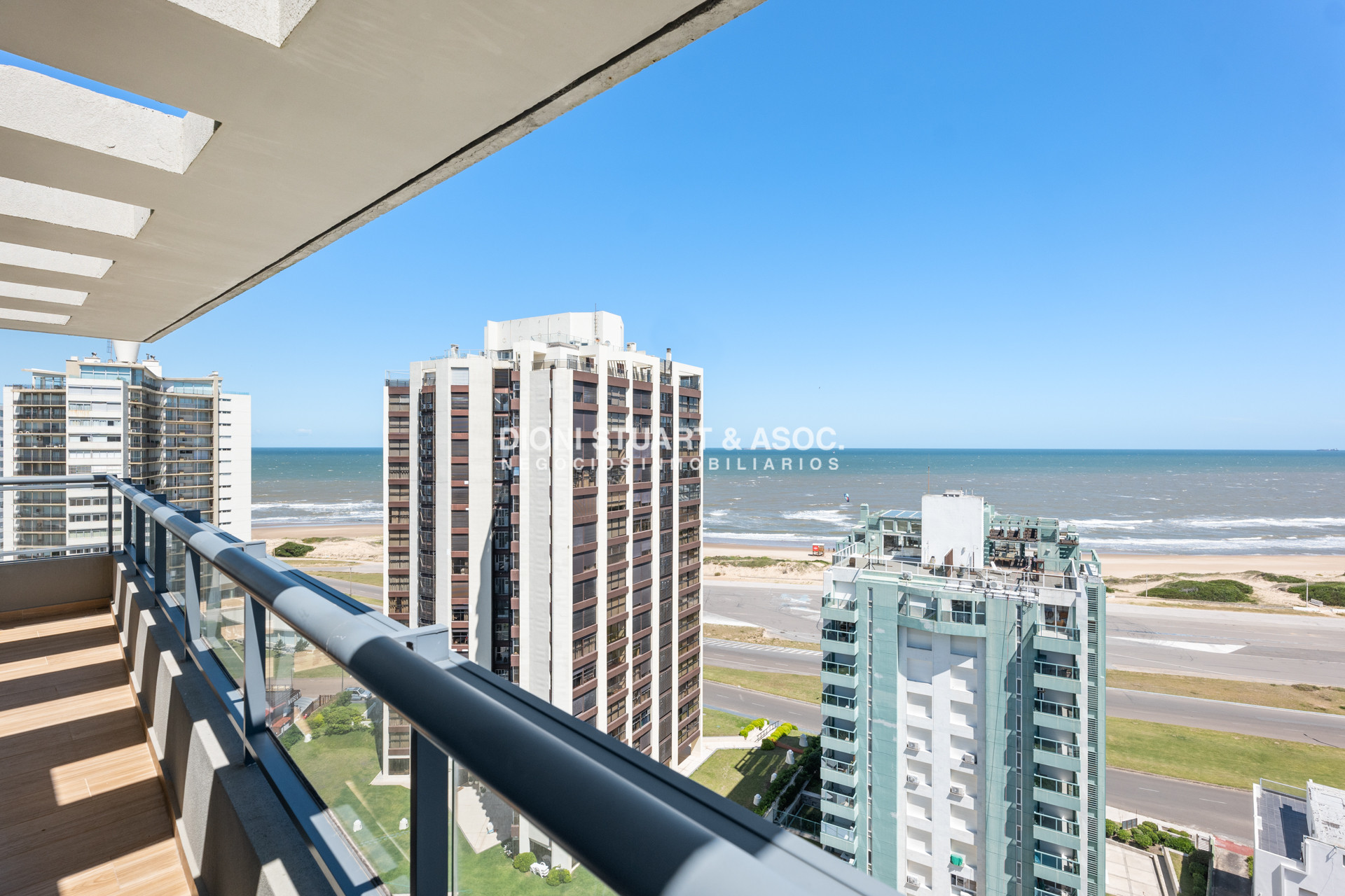 Apartamento ID.866 - APARTAMENTO A ESTRENAR EN PLAYA BRAVA PUNTA DEL ESTE - 2 DORMITORIOS - EDIF. SIGLO SOL II - BAJAS EXPENSAS
