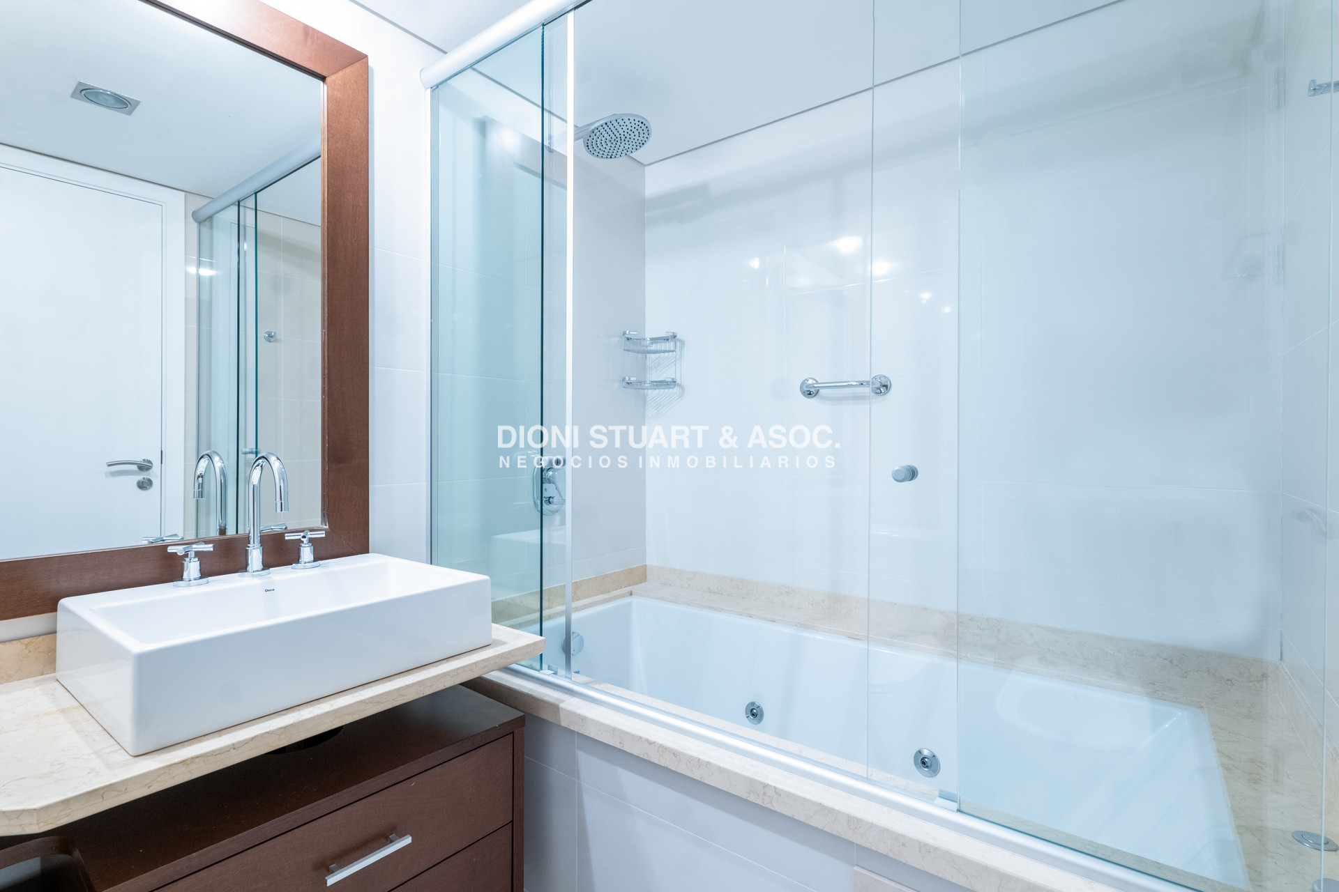Apartamento ID.1082 - ALQUILER TEMPORADA - ANUAL O INVERNAL - APARTAMENTO EN TORRE AQUARELA - 3 DORMITORIOS EN SUITE - PLAYA MANSA