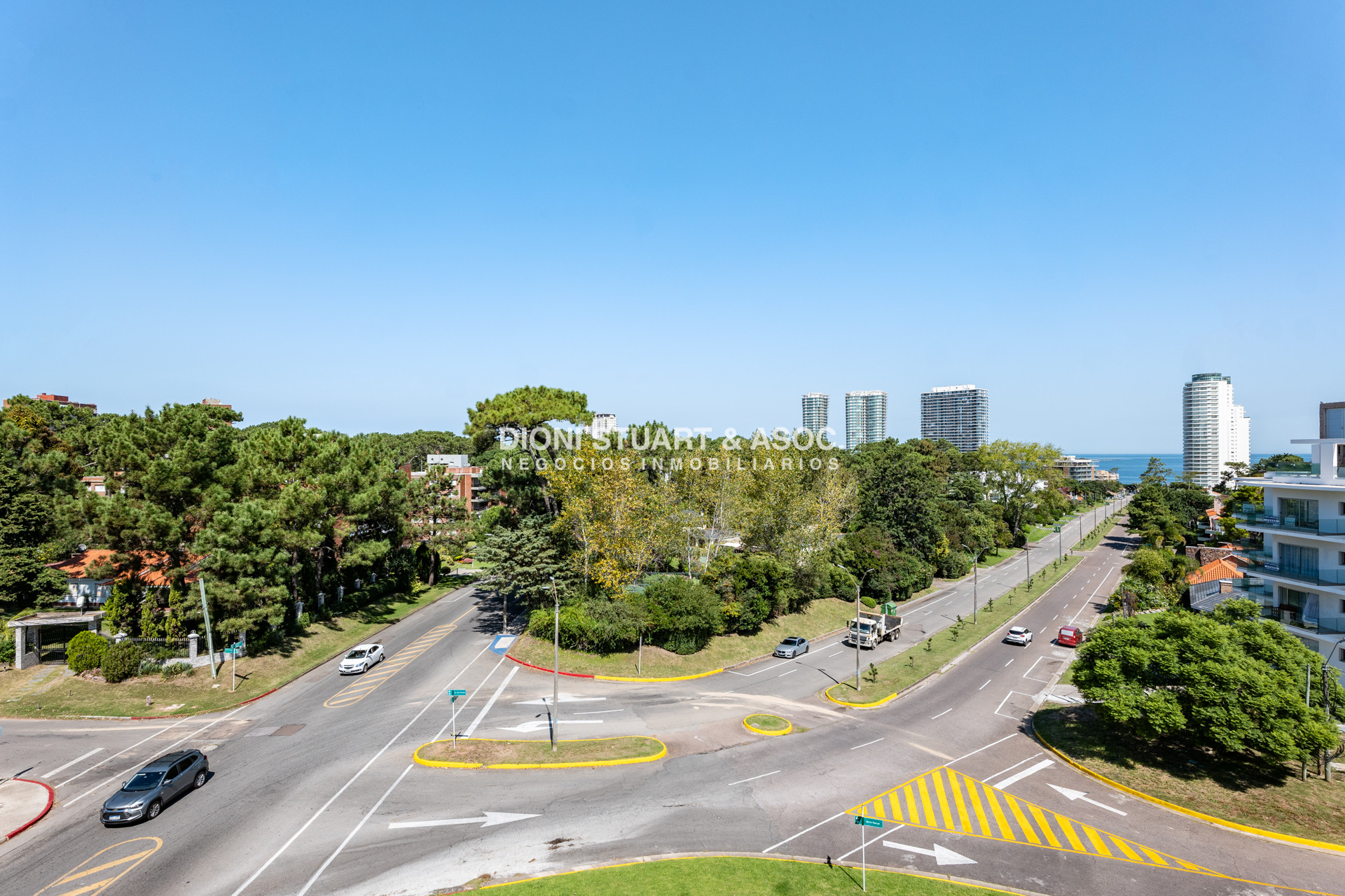 Apartamento ID.925 - DEPARTAMENTO PENT HOUSE EN VENTA - 3 DORM Y DEP. - PARRILLERO - PLAYA MANSA