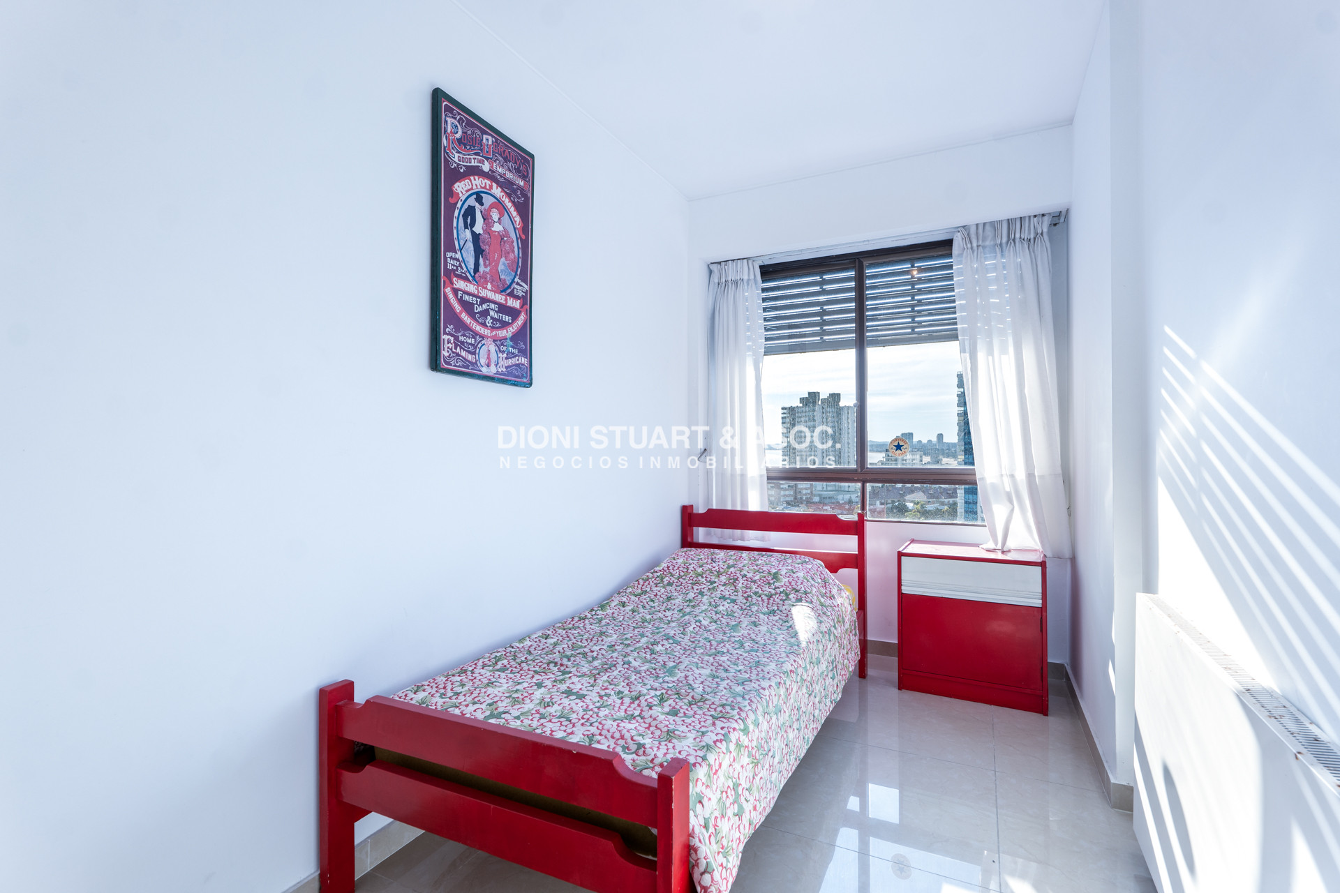 Apartamento ID.1054 - VENTA APARTAMENTO 4 DORMITORIOS RECICLADO - PLAYA BRAVA - PARQUEMAR CENTER 