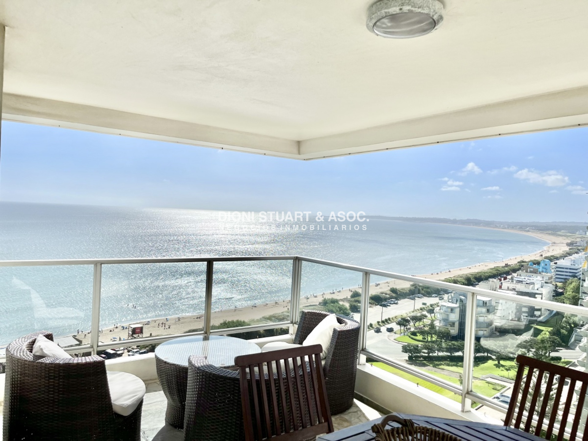 Apartamento ID.34 - APARTAMENTO DE 3 DORMITORIOS EN ALQUILER COMPLEJO LINCOLN CENTER TORRE WASHINGTON PLAYA MANSA TODOS LOS AMENITIES