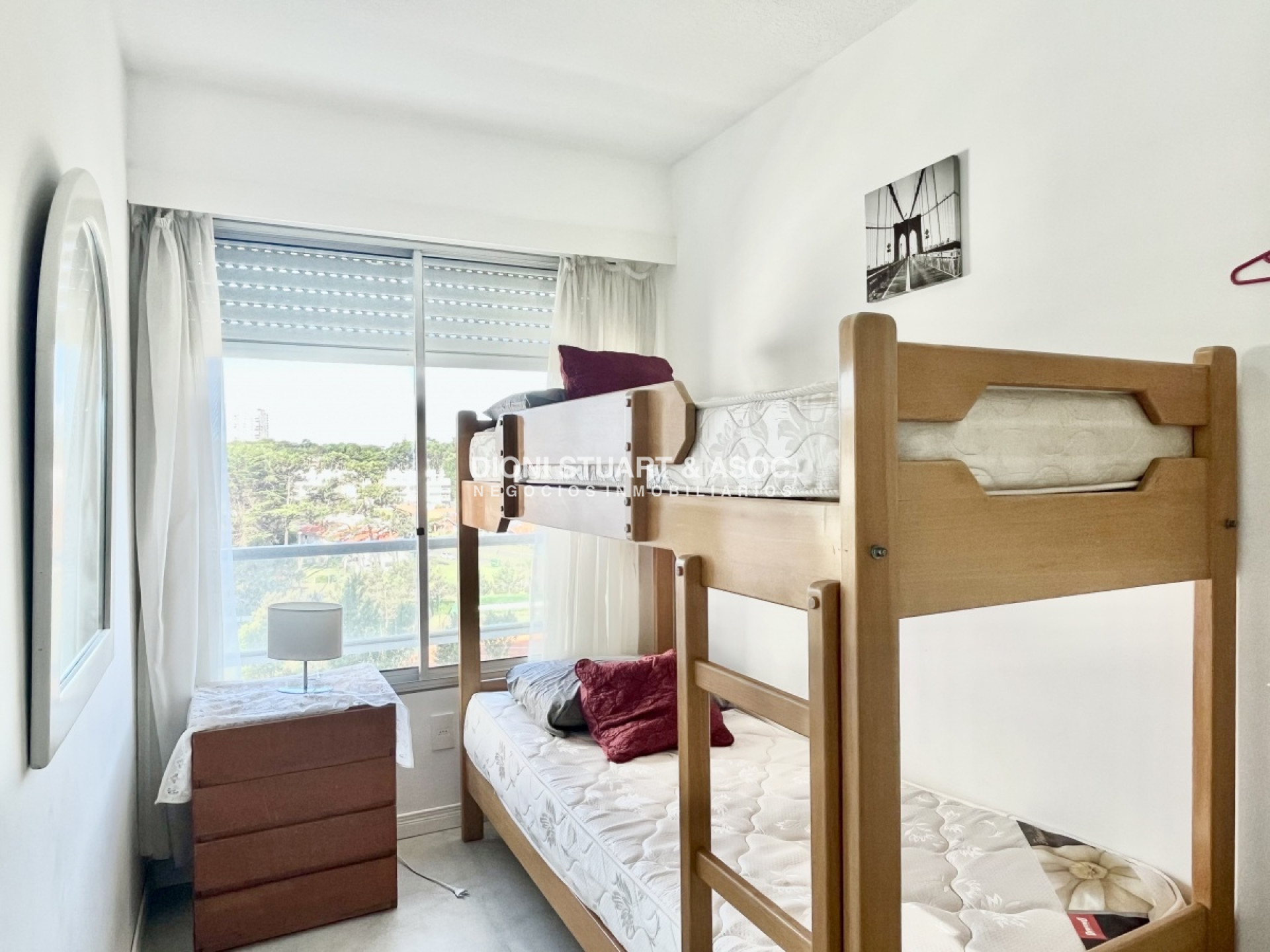 Apartamento ID.319 - Complejo Lincoln Center - En Venta - 2 Dorm + Dependencia - Playa Mansa