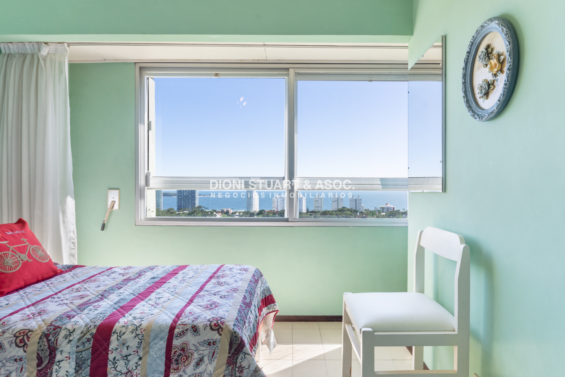 Apartamento ID.579 - Parquemar Roosevelt - Piso alto - 2 Dorm 