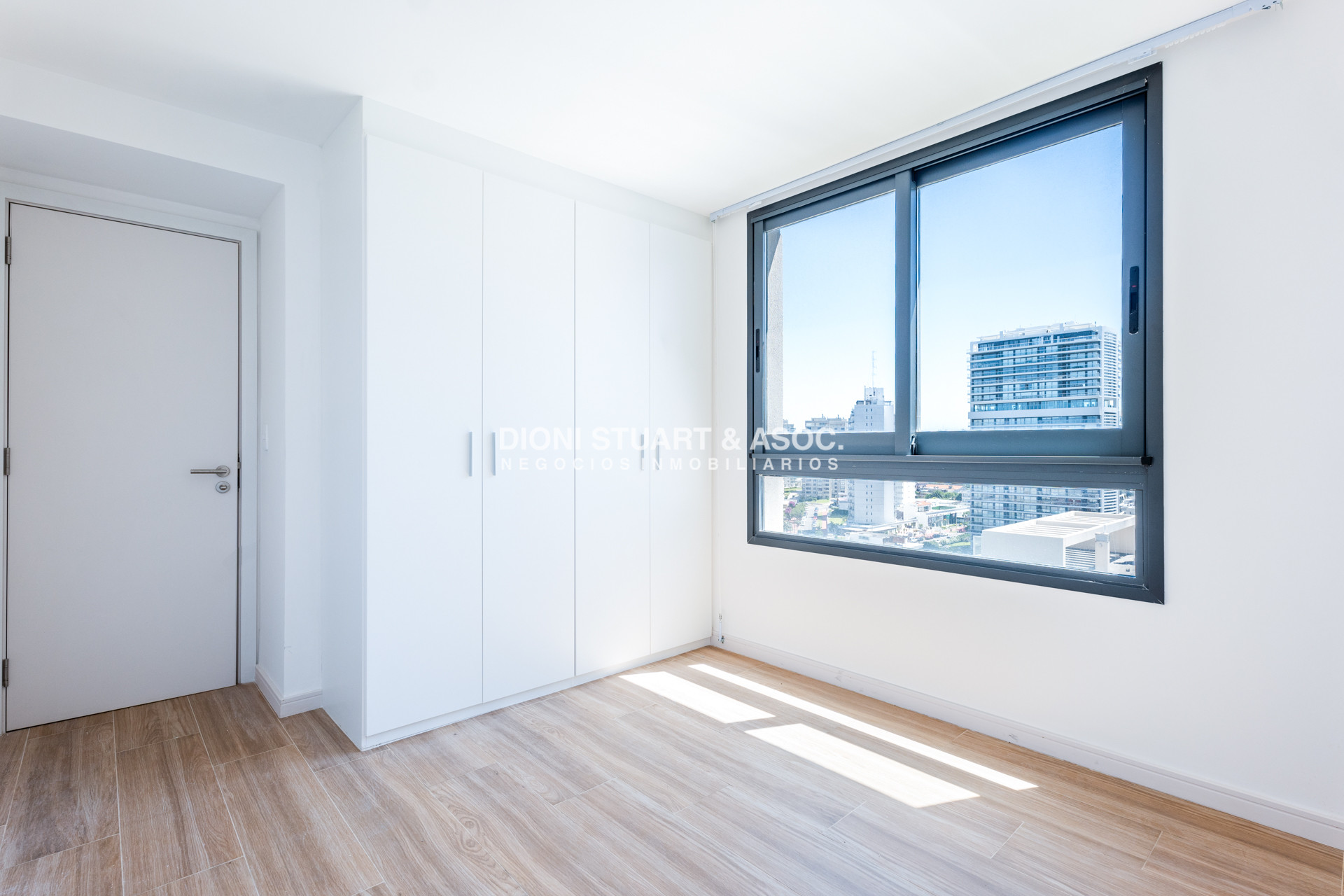 Apartamento ID.870 - APARTAMENTO A ESTRENAR EN PLAYA BRAVA PUNTA DEL ESTE - 2 DORMITORIOS - EDIF. SIGLO SOL II - BAJAS EXPENSAS
