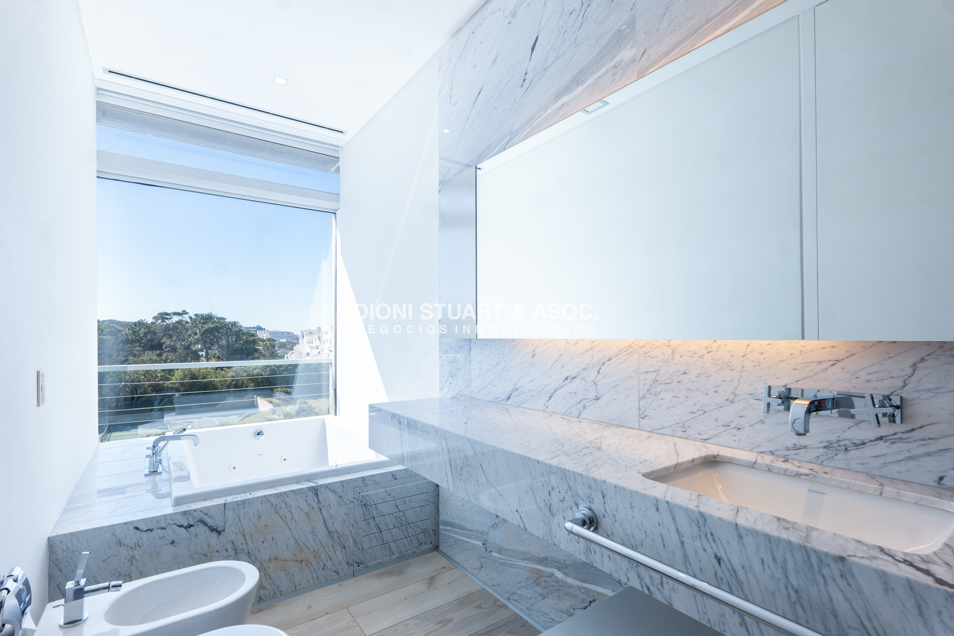 Apartamento ID.1073 - VENTA APARTAMENTO - EDIFICIO ACQUA - 4 SUITES + DEPENDENCIA