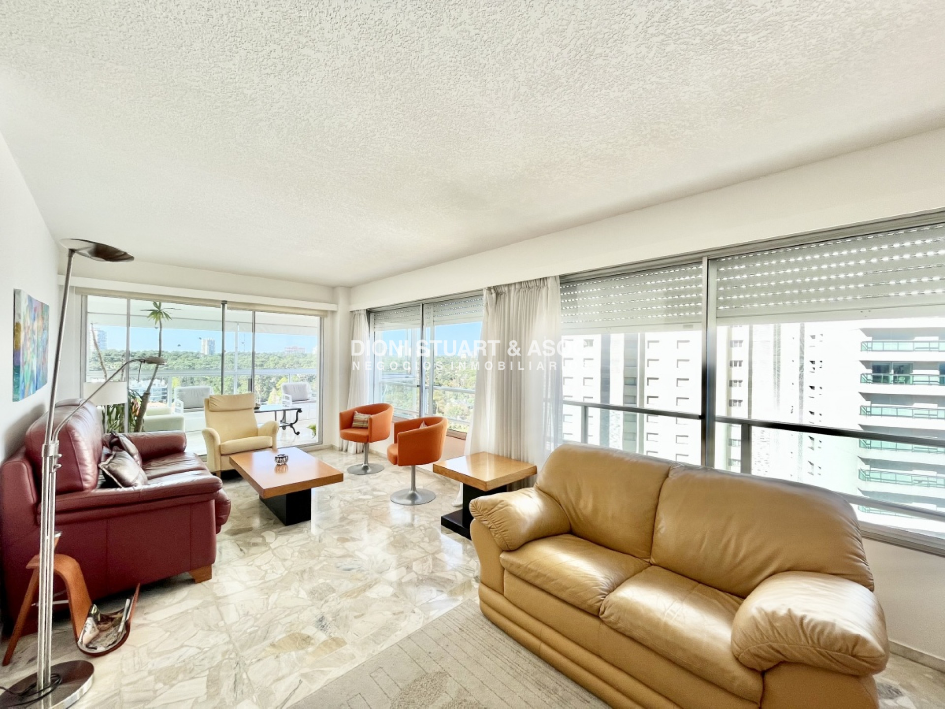 Apartamento ID.206 - Alquiler de Invierno Año 2025 - 2 Dormitorios y Medio + 2 Baños - Vista al Mar - Piscina Climatizada - Complejo Lincoln Center