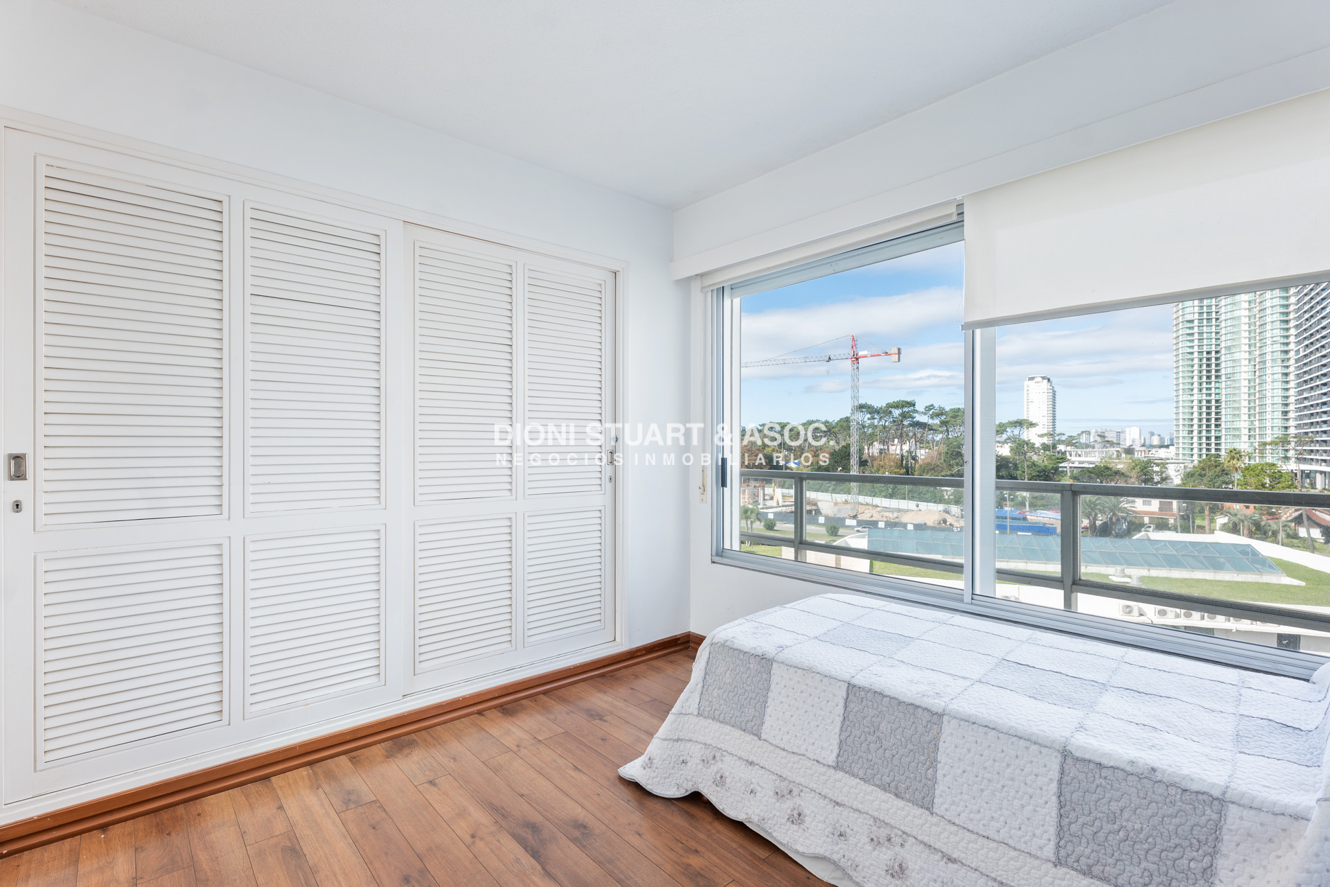 Apartamento ID.665 - DEPARTAMENTO EN VENTA EN PLAYA MANSA - 3 DORM Y DEP. - RECICLADO - COMPLEJO LINCOLN CENTER - TORRE JEFFERSON