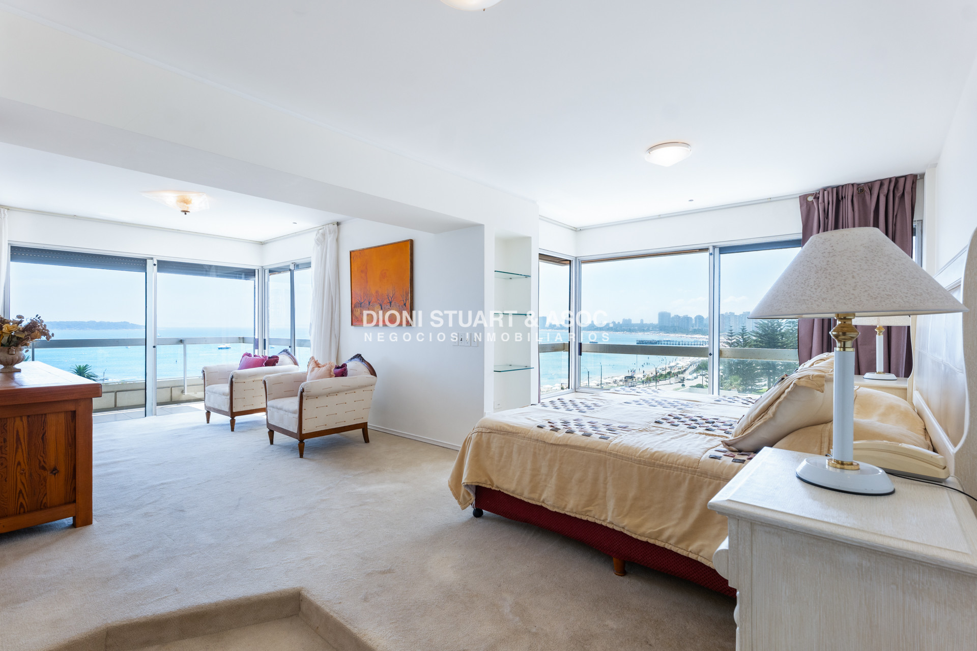 Apartamento ID.921 - DEPARTAMENTO EN ALQUILER ANUAL O DE TEMPORADA - 4 DORMITORIOS Y DEPENDENCIA - CON PARRILLERO - EDIFICIO EL TORREON - PLAYA MANSA