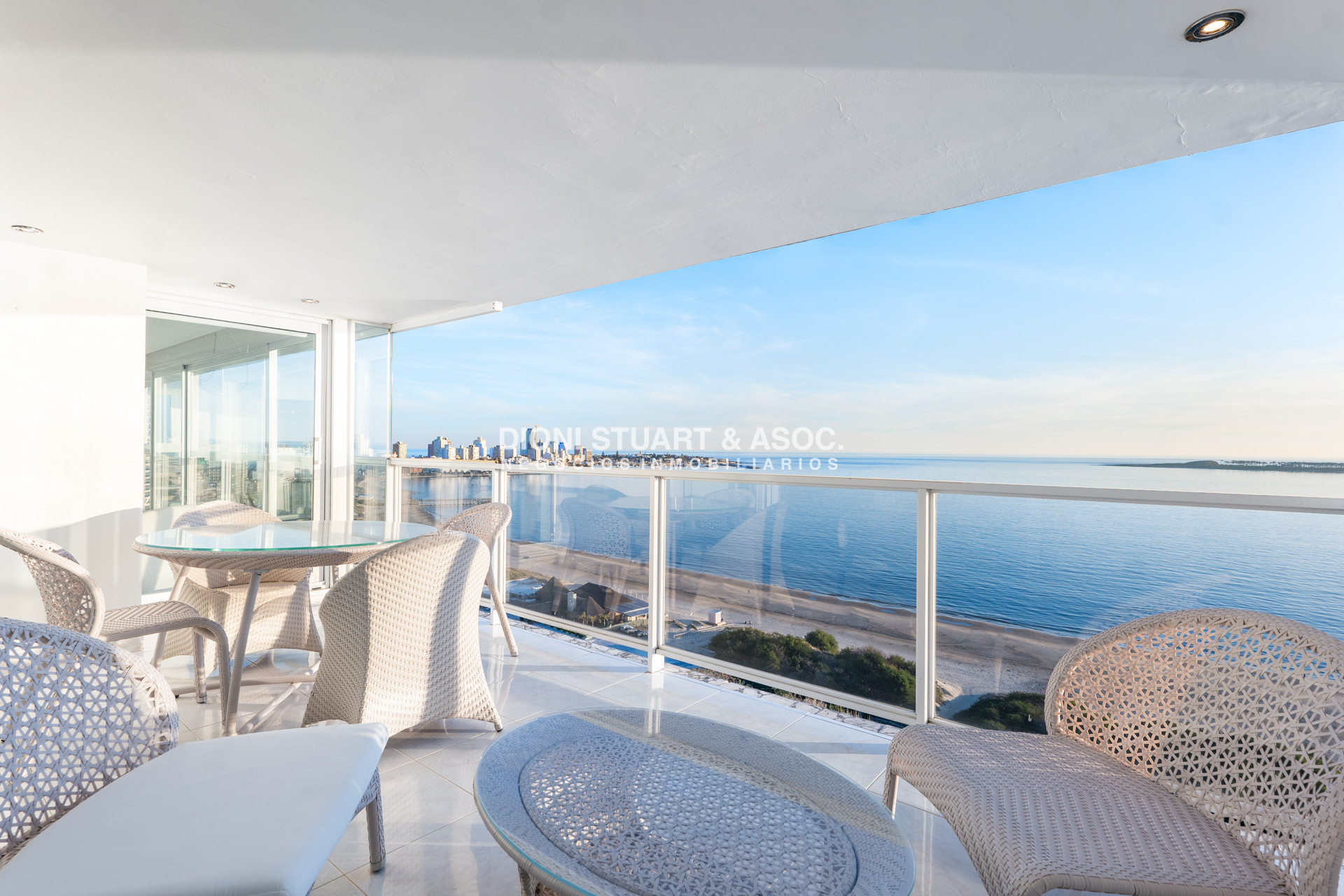 Apartamento ID.1055 - VENTA APARTAMENTO 6 DORMITORIOS - TEQUENDAMA I - PENT HOUSE DUPLEX - PLAYA MANSA 