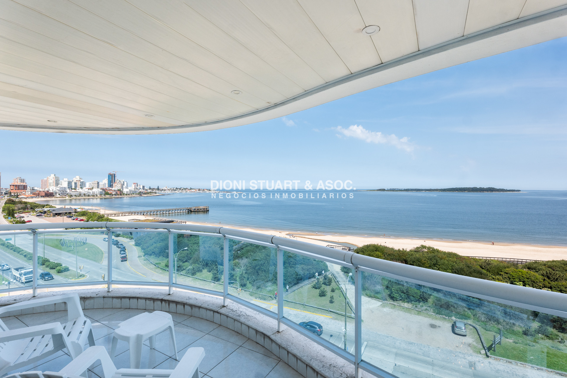 Apartamento ID.800 - MILLENIUM TOWER EN ALQUILER DE TEMPORADA - 3 DORMITORIOS EN SUITE + DEP. - LA MEJOR VISTA