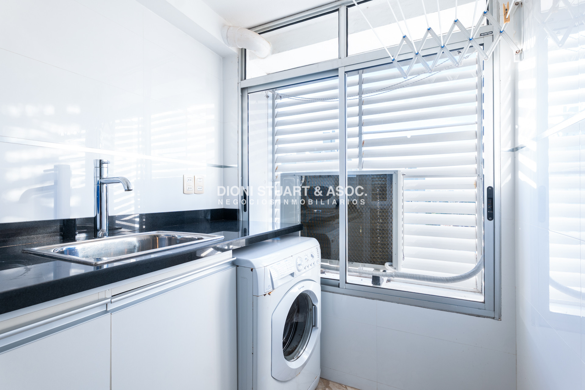 Apartamento ID.367 - SE VENDE DEPARTAMENTO PRIMERA LINEA MANSA - 2 DORM Y MEDIO - RECICLADO - TORRE WASHINGTON - COMPLEJO LINCOLN CENTER