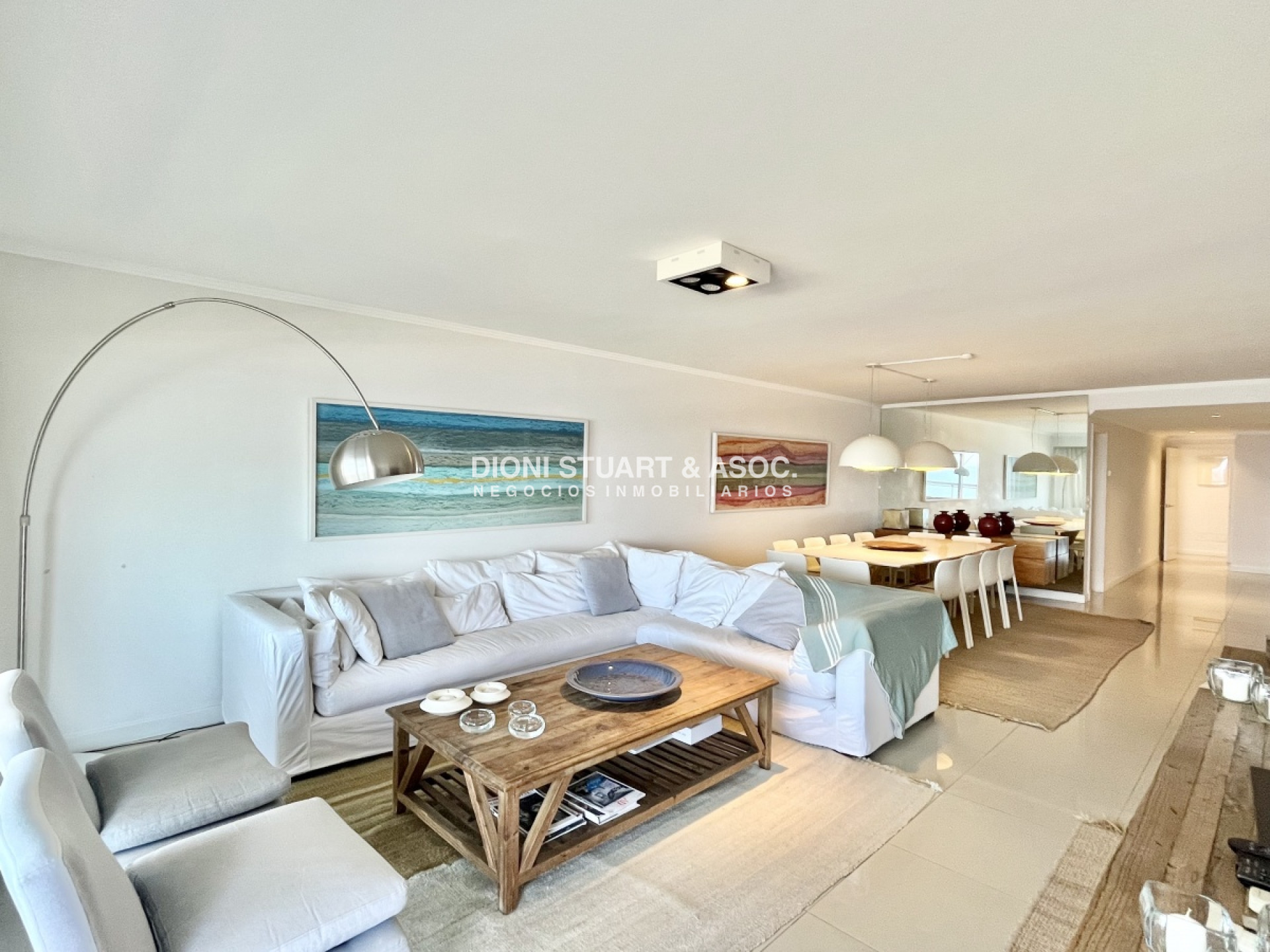Apartamento ID.274 - Apartamento en Venta Torre Lobos - Primera Linea Playa Brava - 3 Dormitorios en Suite + Dependencia