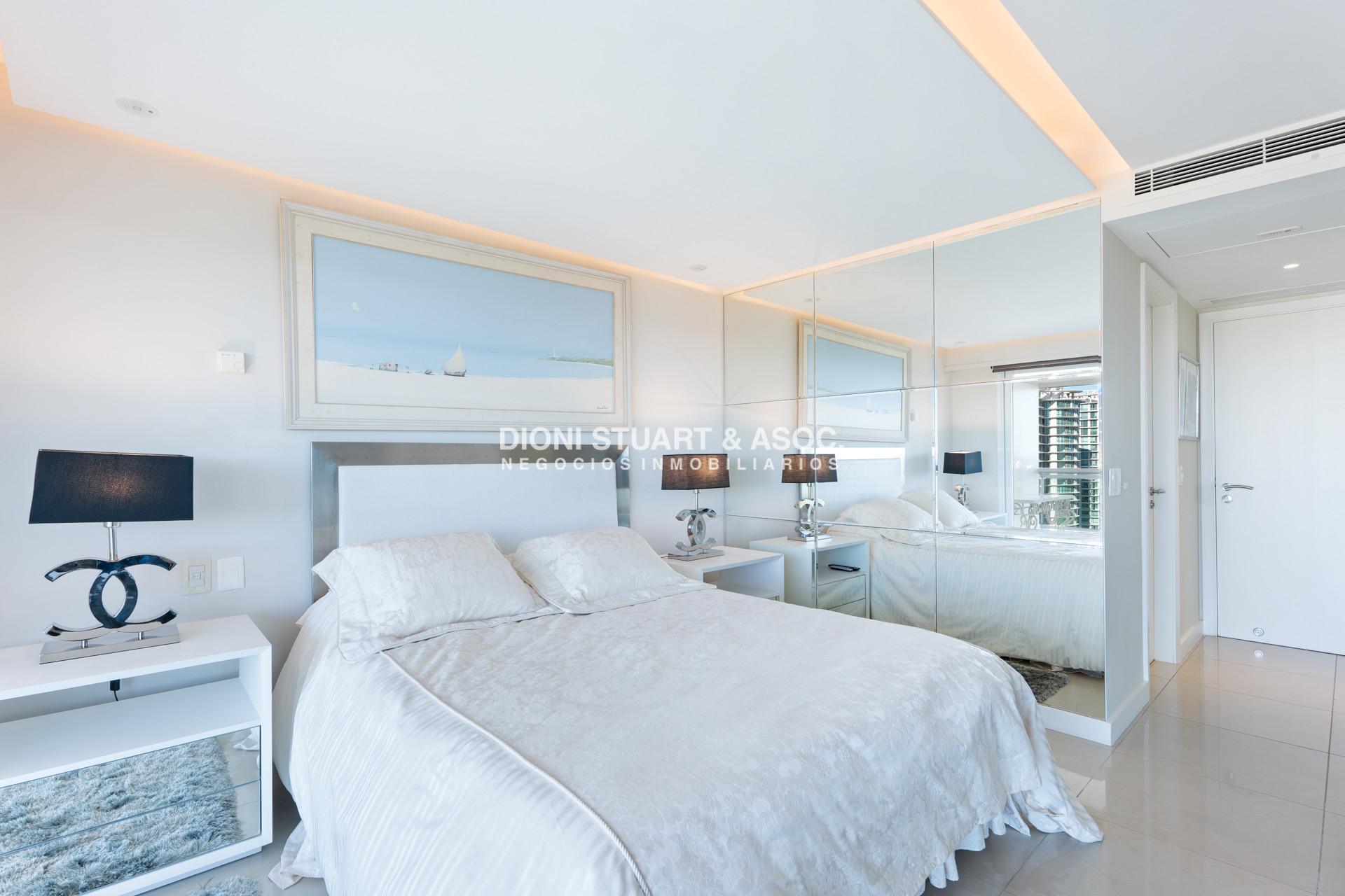 Apartamento ID.651 - Edificio Aquarela  - 2 Dormitorios en Suite + Dependencia