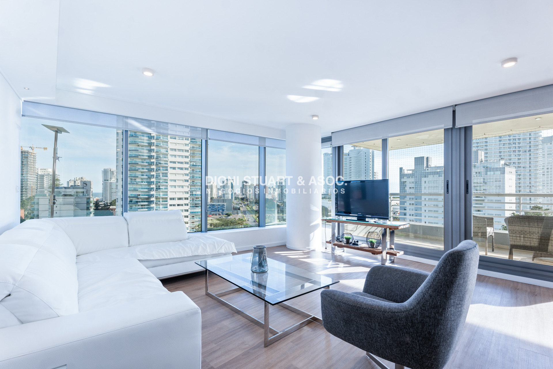Apartamento ID.1114 - VENTA APARTAMENTO 3 DORMITORIOS EN SUITE - ALEXANDER BOULEVARD ESQUINERO 