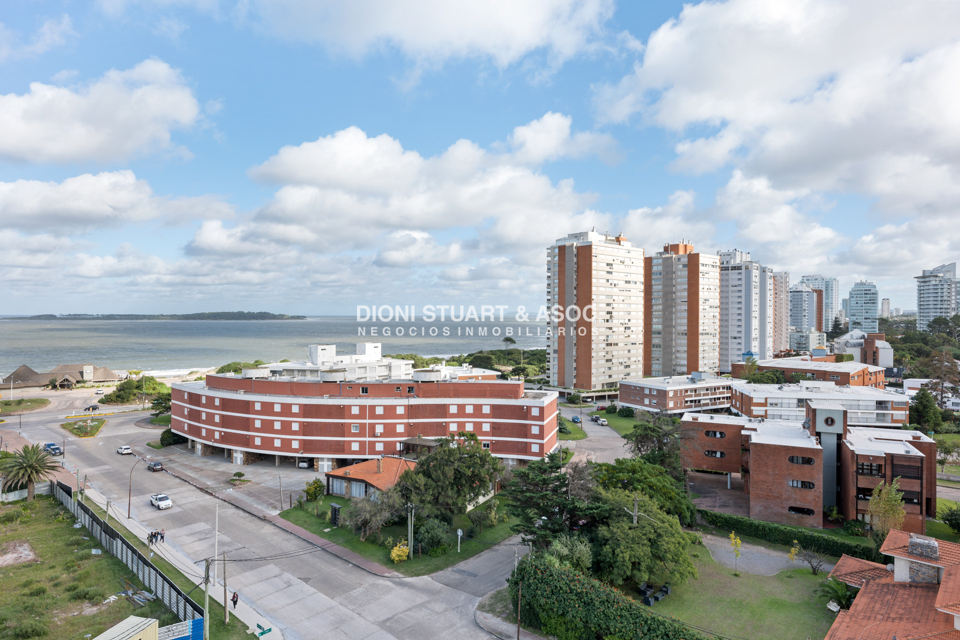 Apartamento ID.660 - Alquiler Anual o Invernal - Temporada  - Miami Boulevard I - 2 Dormitorios - Todos los Amenities - Playa Mansa