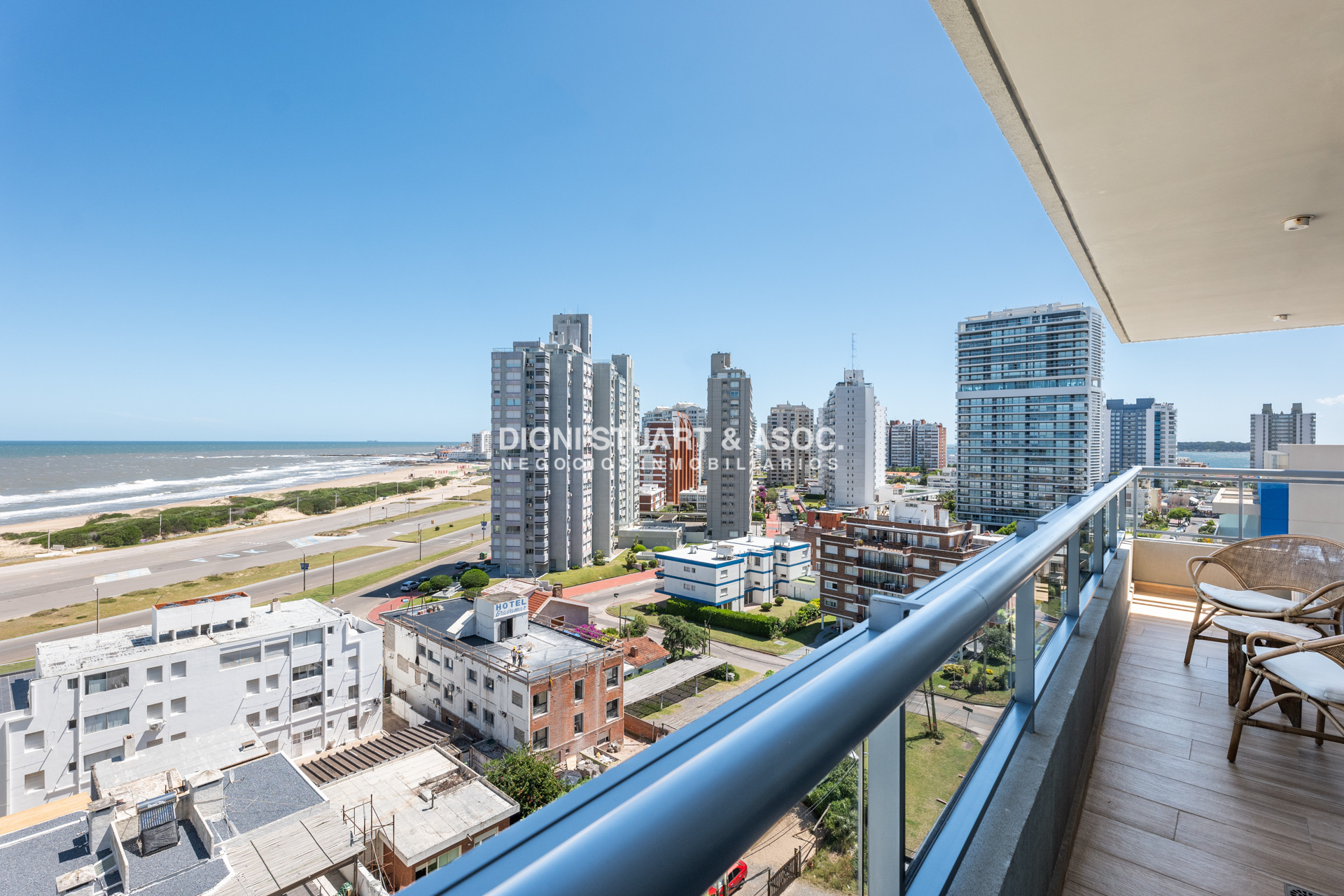 Apartamento ID.867 - APARTAMENTO EN PLAYA BRAVA PUNTA DEL ESTE - 2 DORMITORIOS - EDIF. SIGLO SOL II - BAJAS EXPENSAS