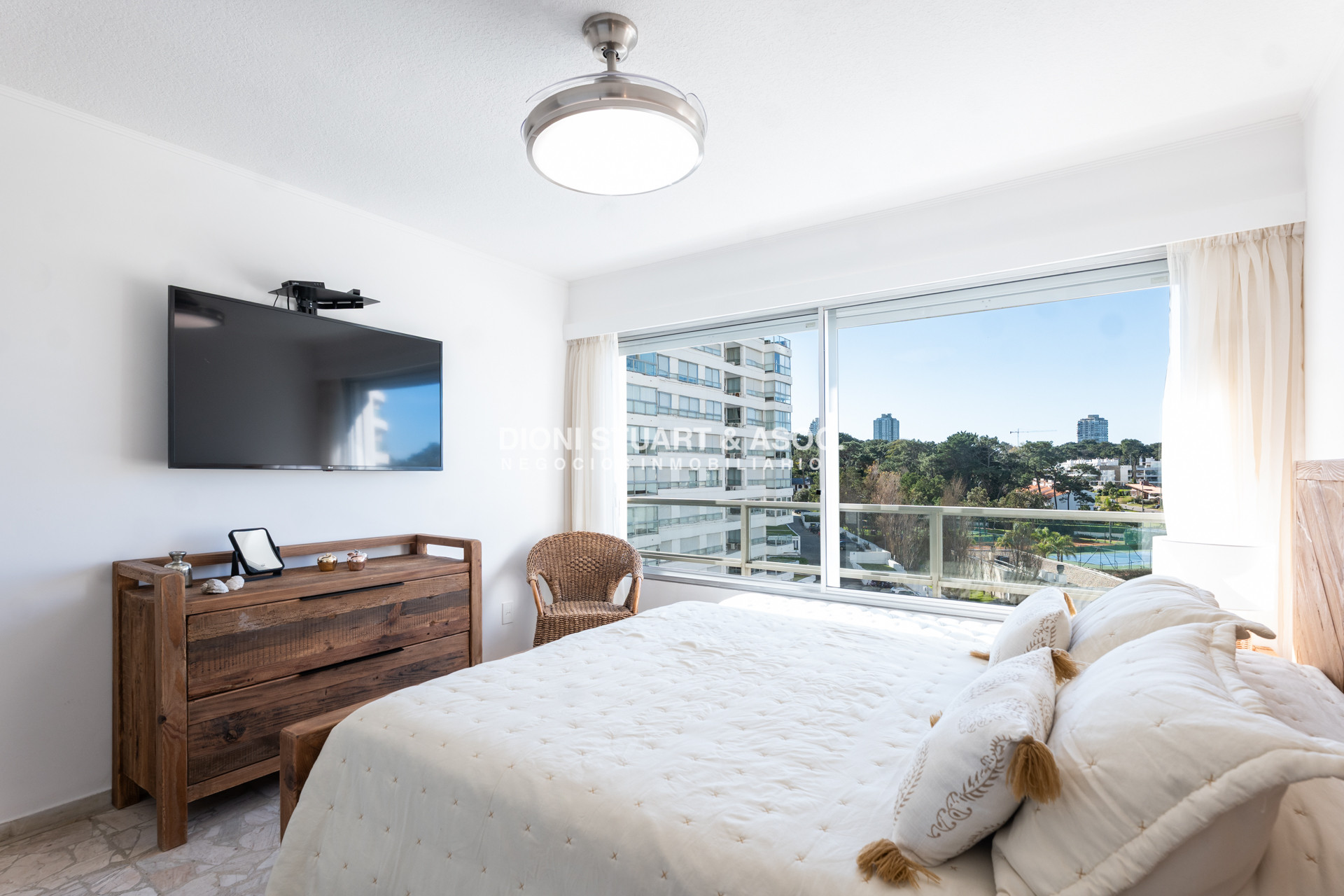Apartamento ID.972 - APARTAMENTO EN VENTA FRENTE AL MAR DE 2 DORMITORIOS Y MEDIO RECICLADO TORRE WASHINGTON COMPLEJO LINCOLN CENTER