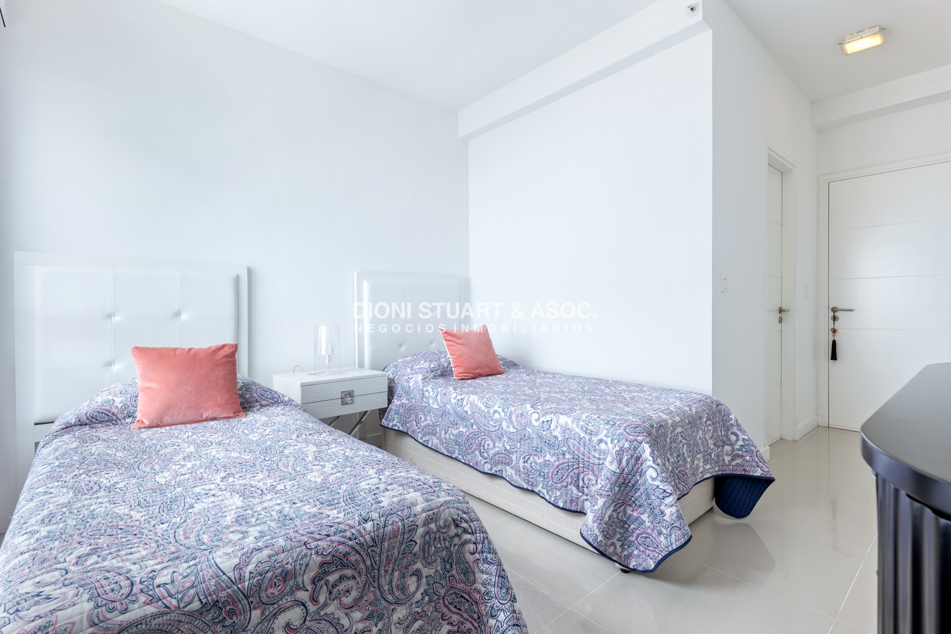 Apartamento ID.601 - Forest Tower 2 - Piso Alto - 3 Dorm