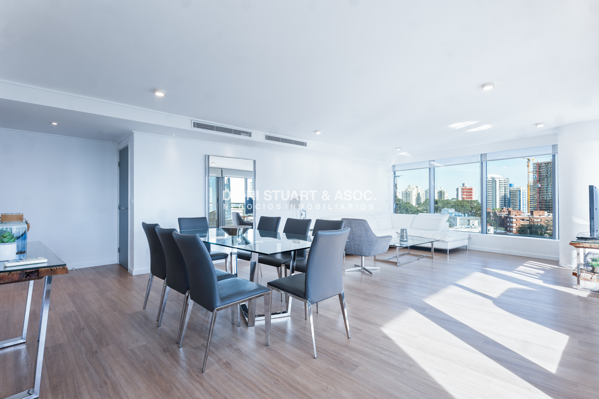 Apartamento ID.1114 - VENTA APARTAMENTO 3 DORMITORIOS EN SUITE - ALEXANDER BOULEVARD ESQUINERO 