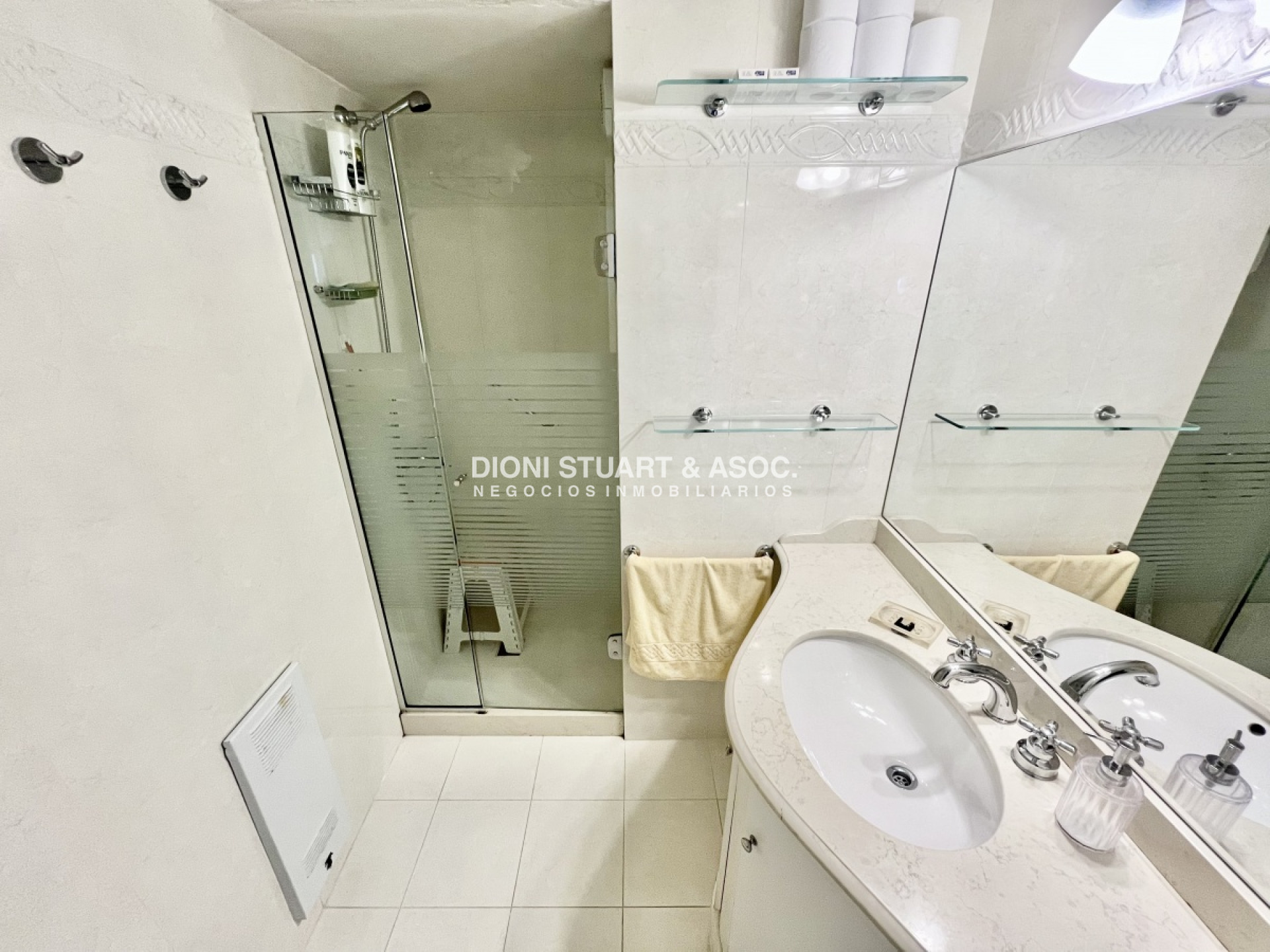 Apartamento ID.215 - APARTAMENTO EN ALQUILER 3 DORMITORIOS FRENTE AL MAR PLAYA MANSA - COMPLEJO LINCOLN CENTER